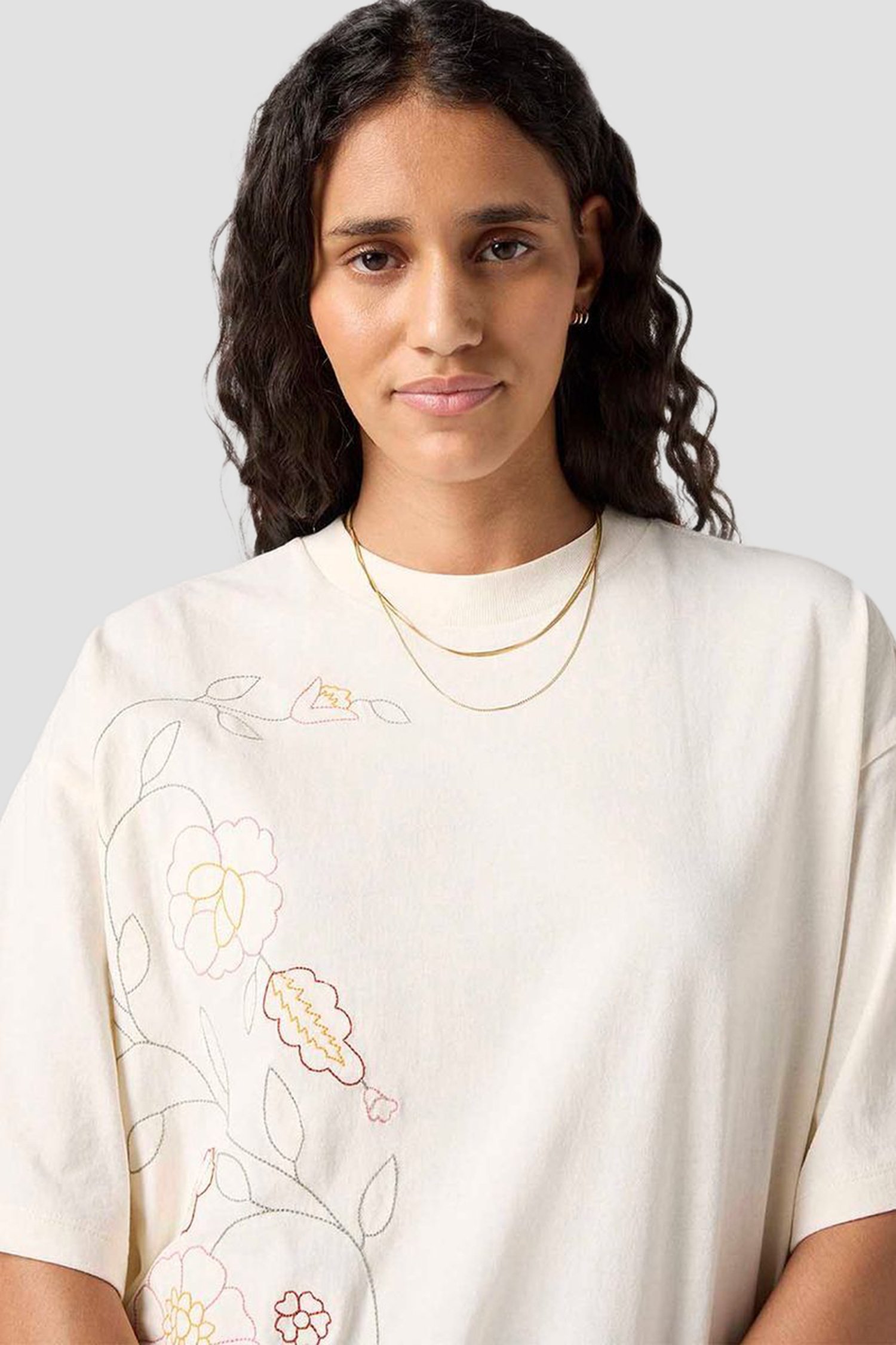 Женская белая футболка 4