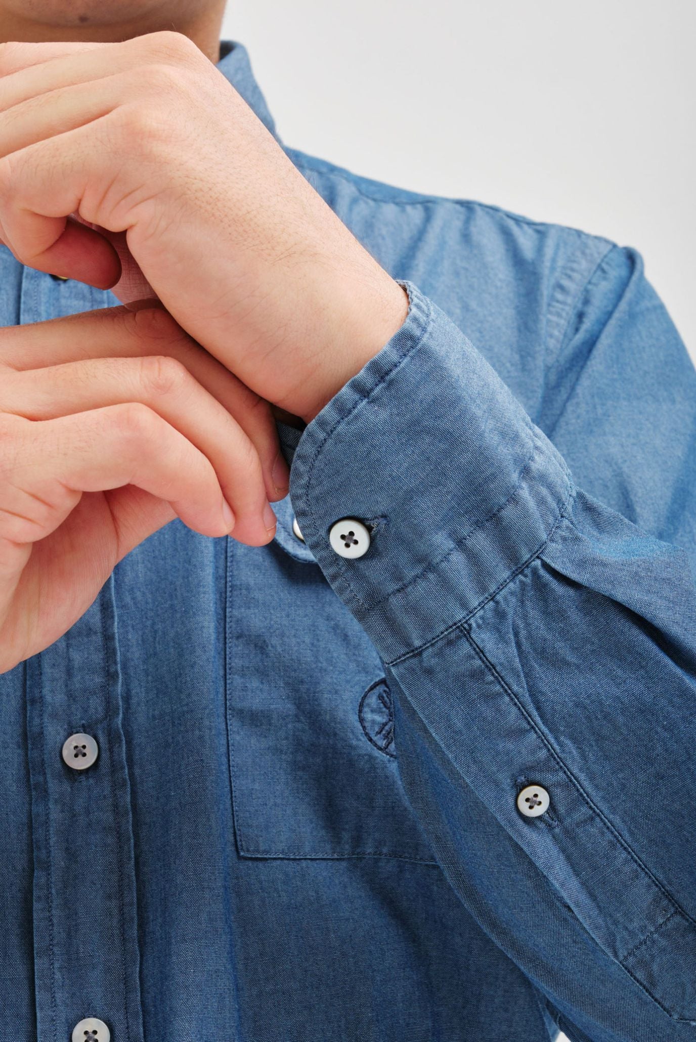 Мужская голубая рубашка 5