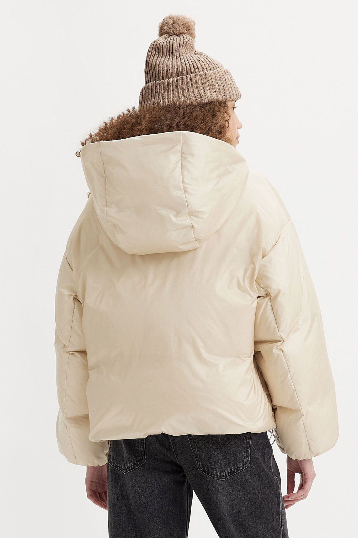 Женский бежевый пуховик 3