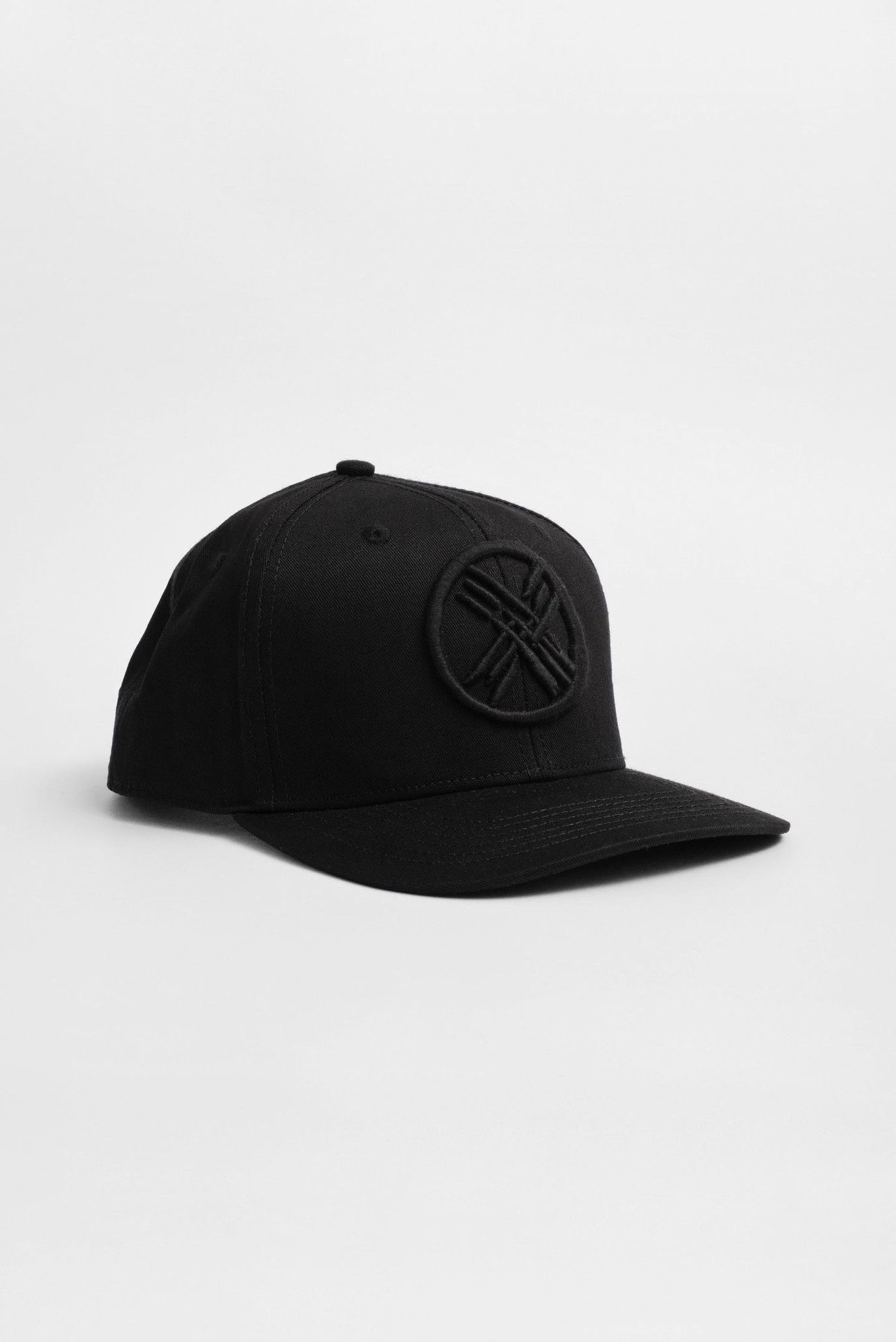 Черная кепка SHANYRAQ (Унисекс) 1