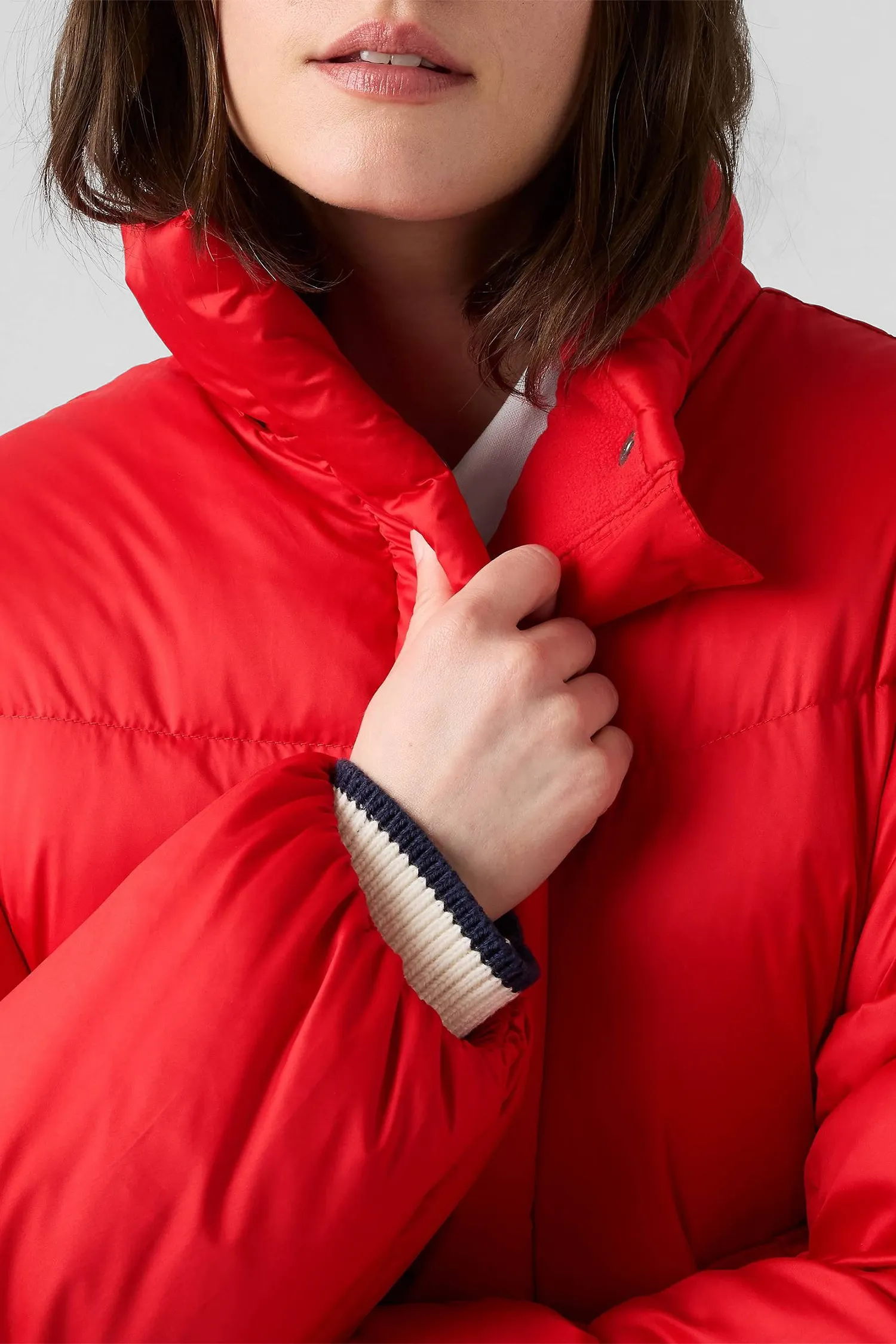 Женский красный пуховик 4