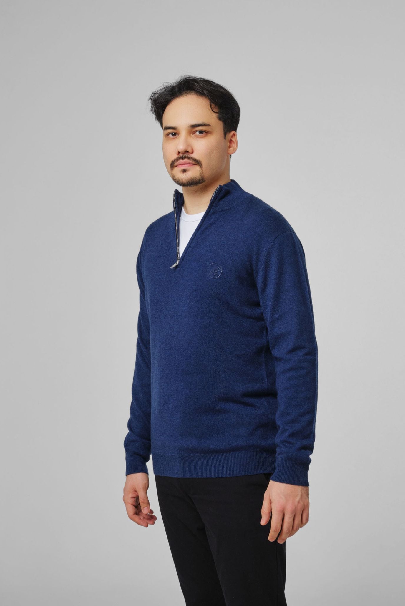 Мужская темно-синяя кофта на замке 1