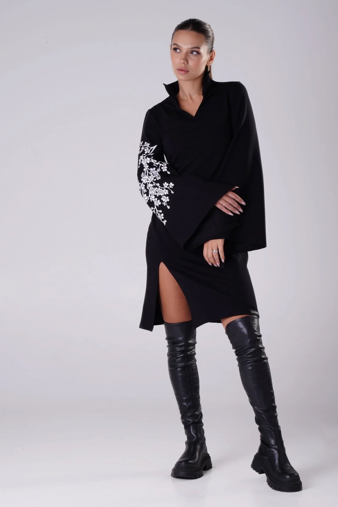 Женское черное платье 2