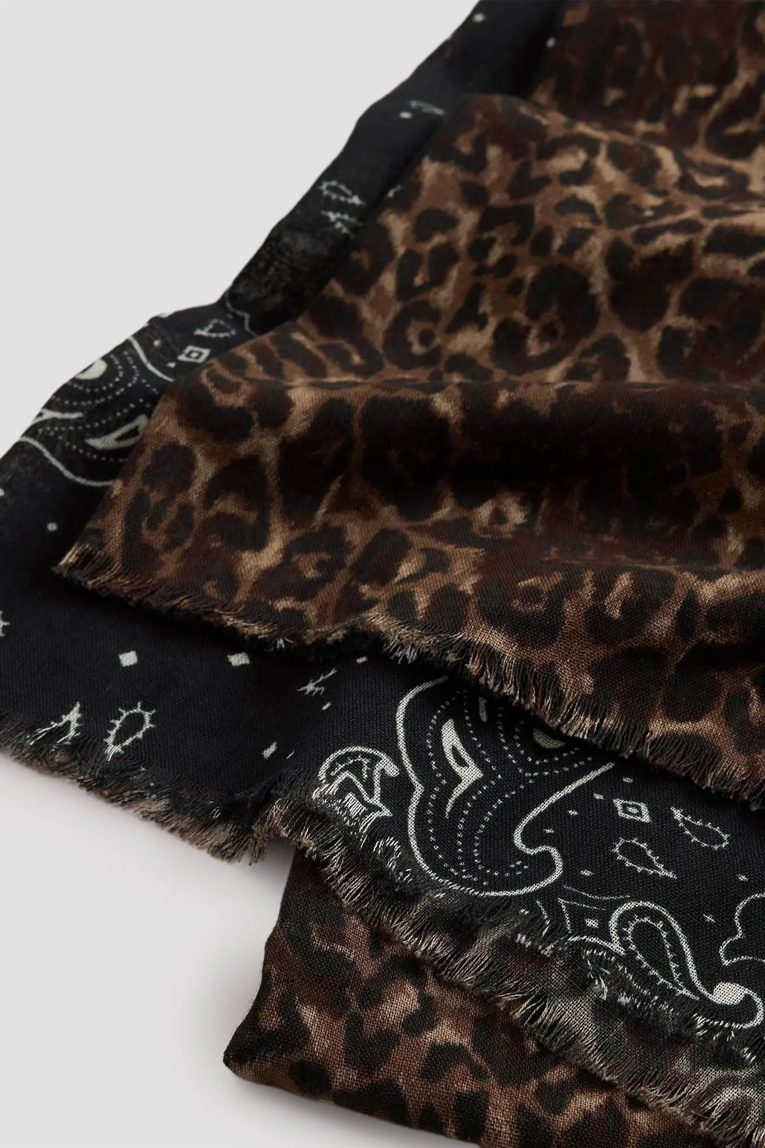 Женский двусторонний шарф с узором 4