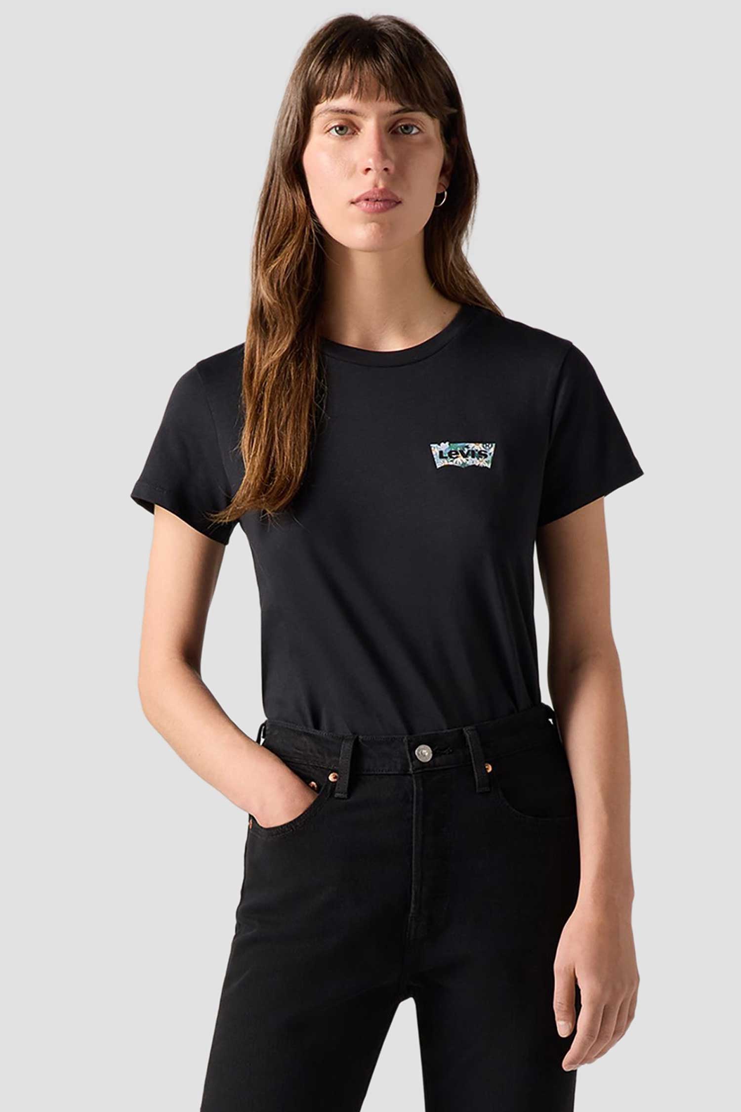 Женская черная футболка 1