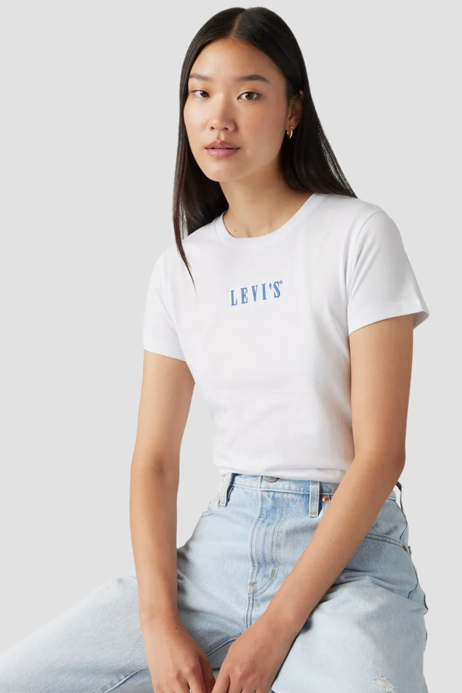 Женская белая футболка 4