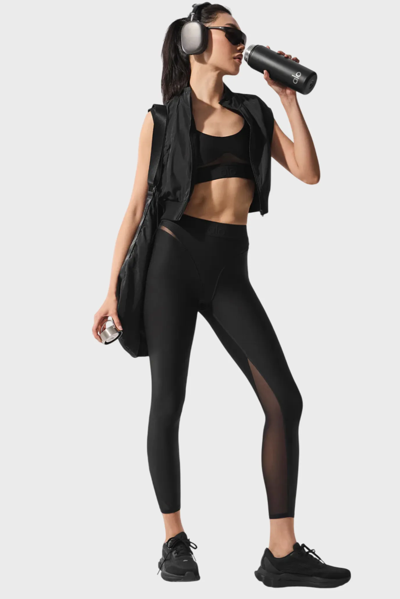 Alo Yoga Water Bottle Black 2