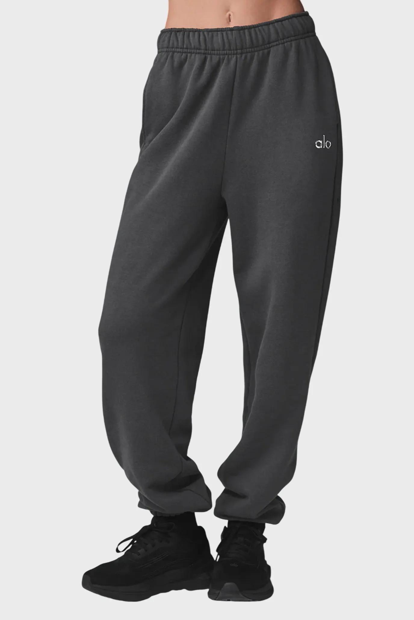 Alo Yoga Accolade Sweatpant Anthracite 1