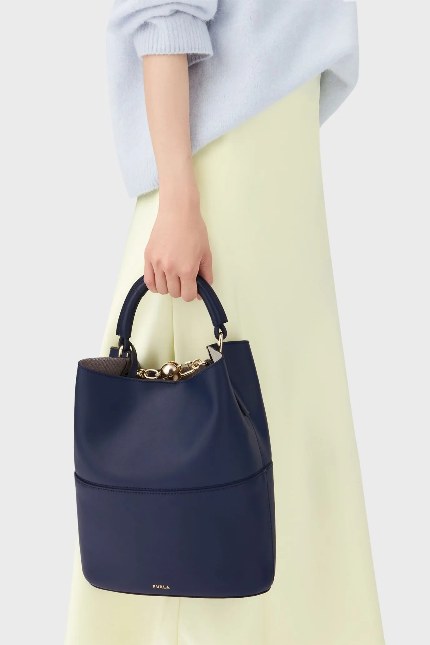 FURLA SFERA S BUCKET BAG 23 2