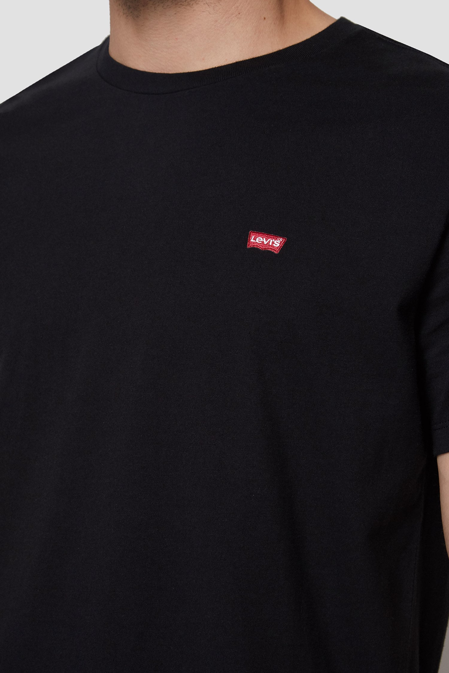 Мужская черная футболка 4