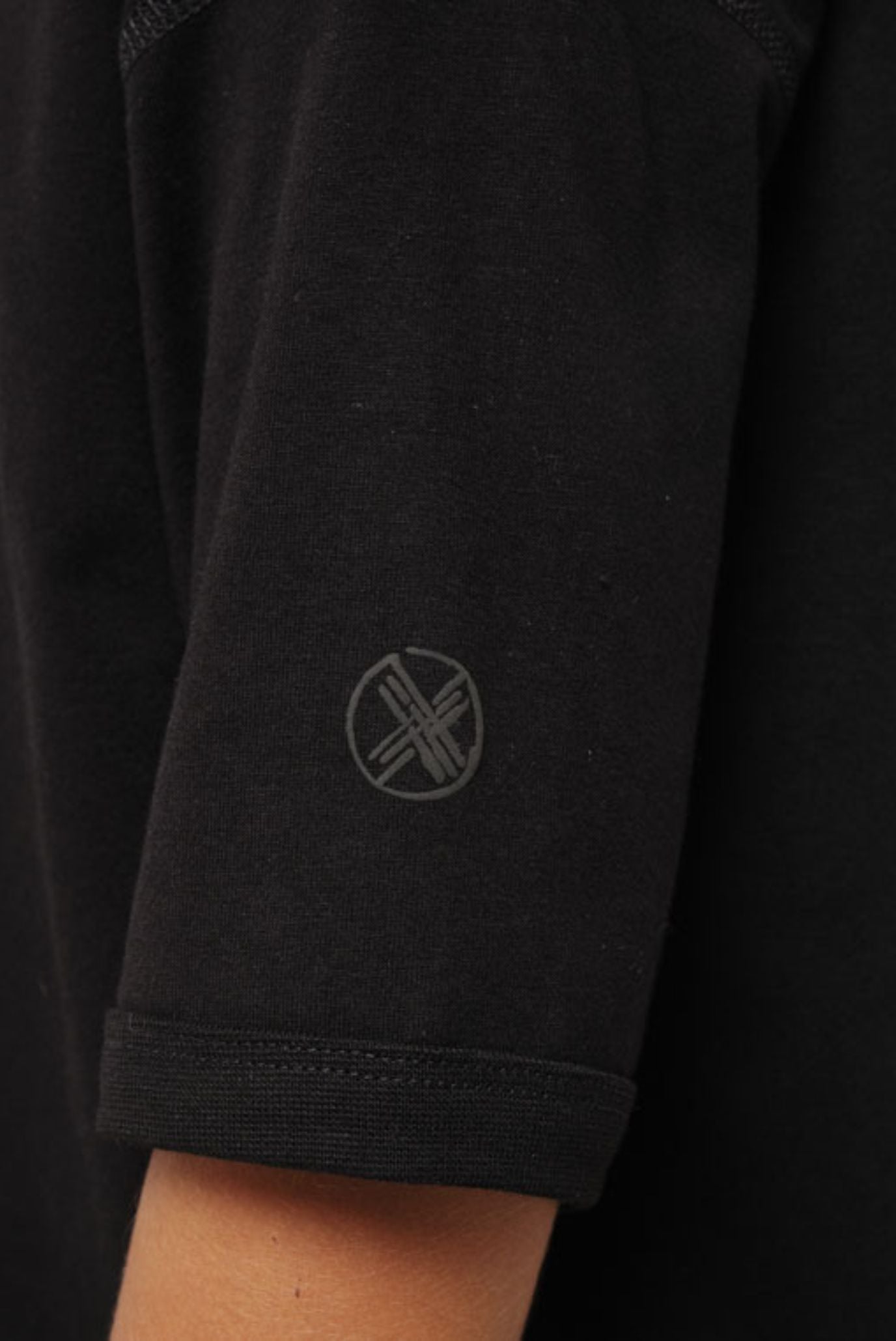 Детская черная футболка оверсайз 7