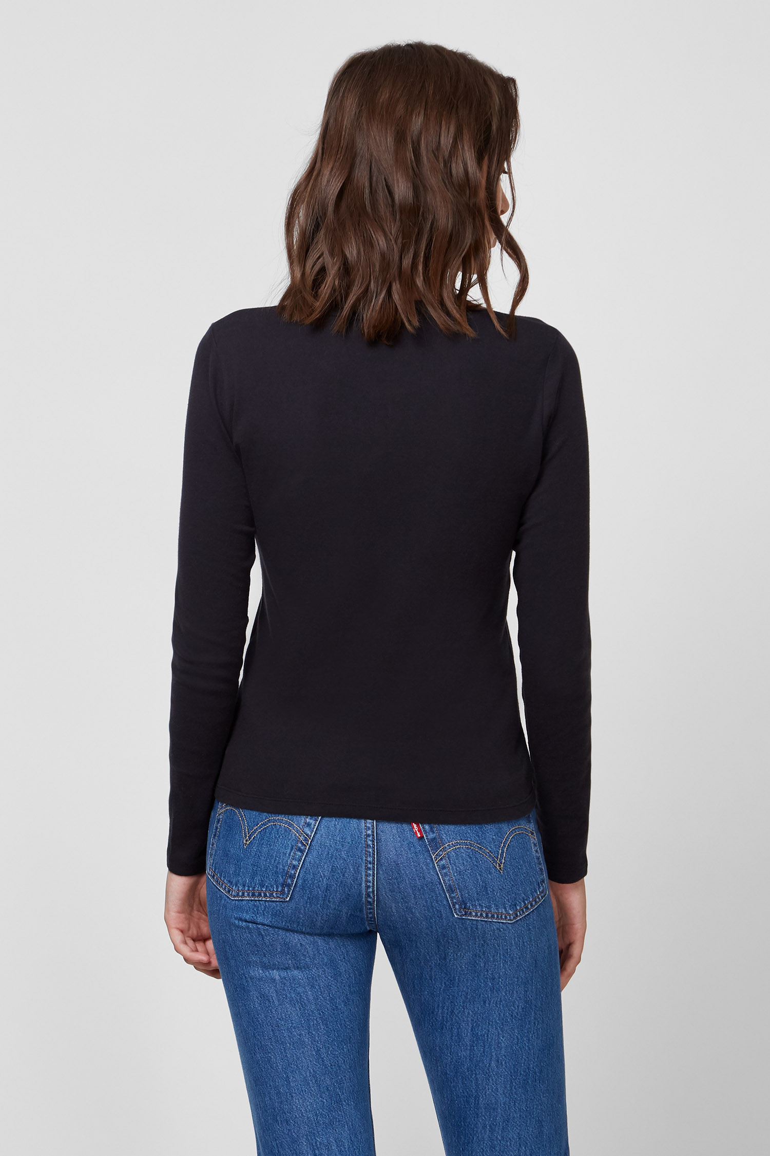 Женский черный лонгслив 3