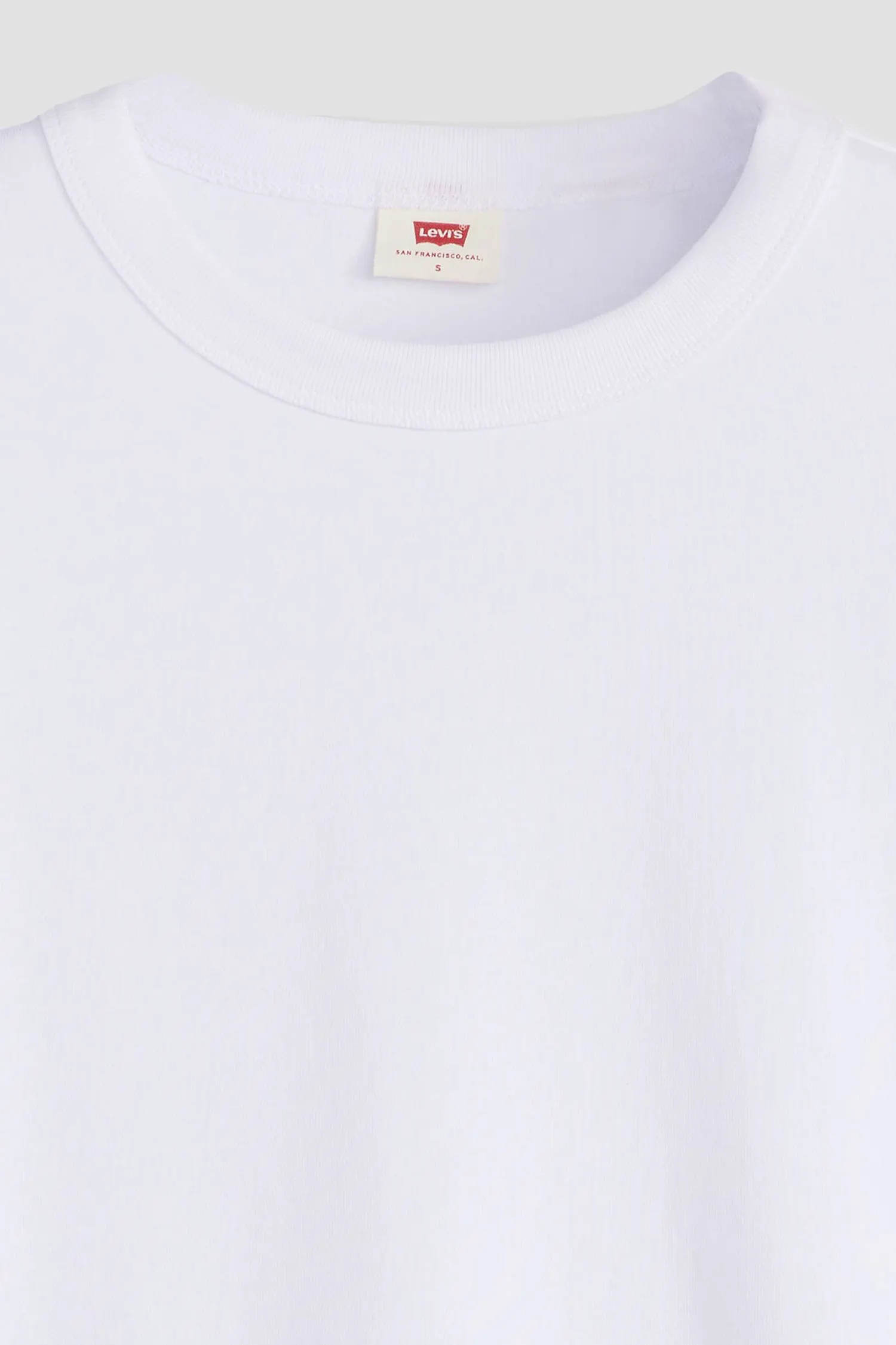 Женская белая футболка 6