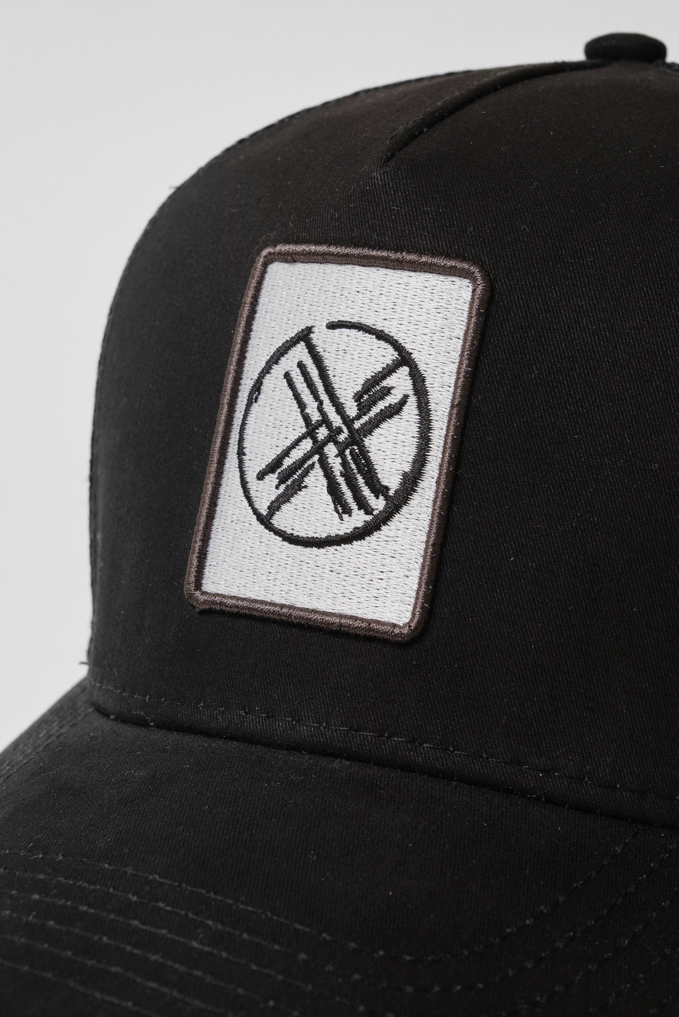 Черная кепка SHANYRAQ (Унисекс) 3