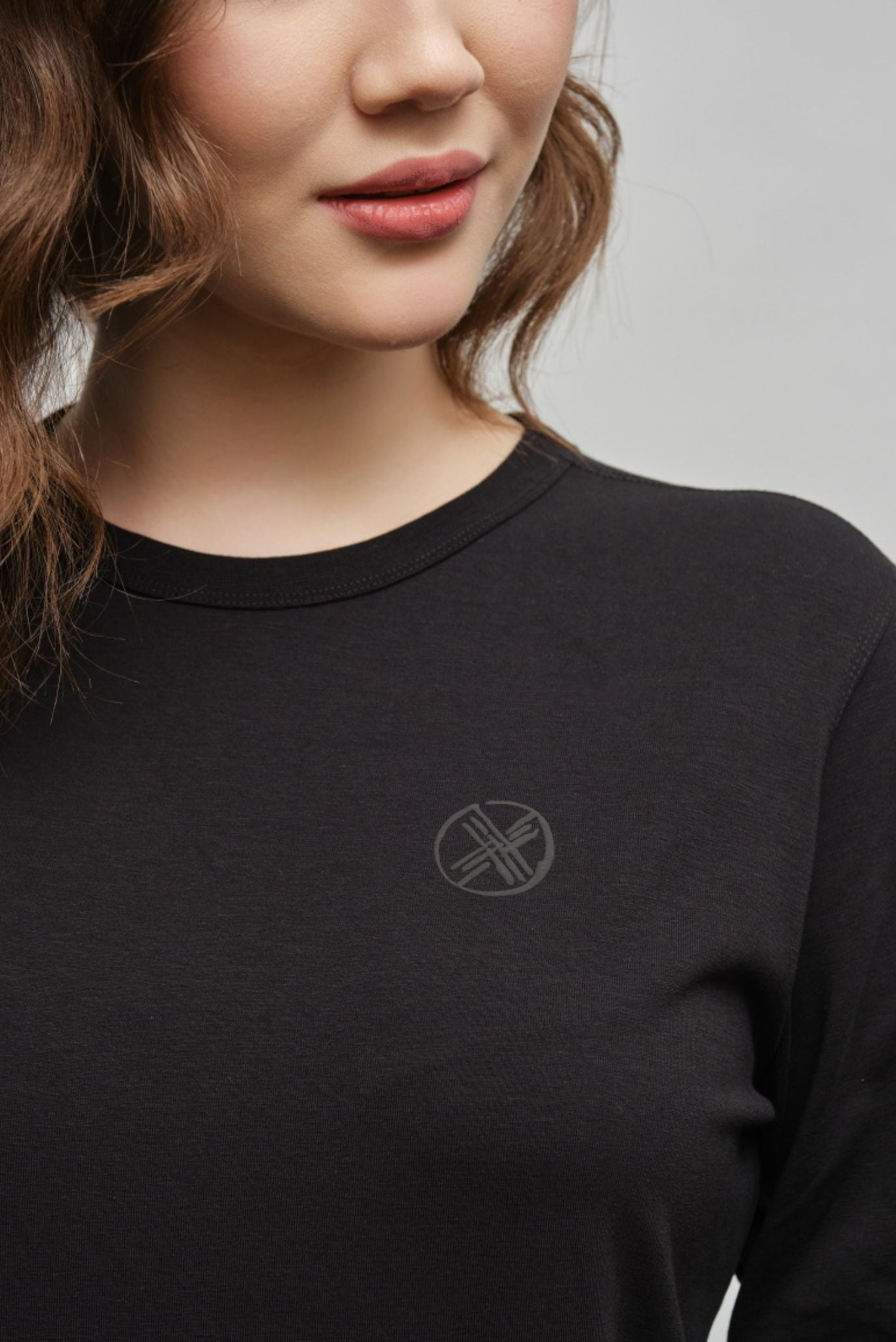 Черный лонгслив SHANYRAQ (Унисекс) 7