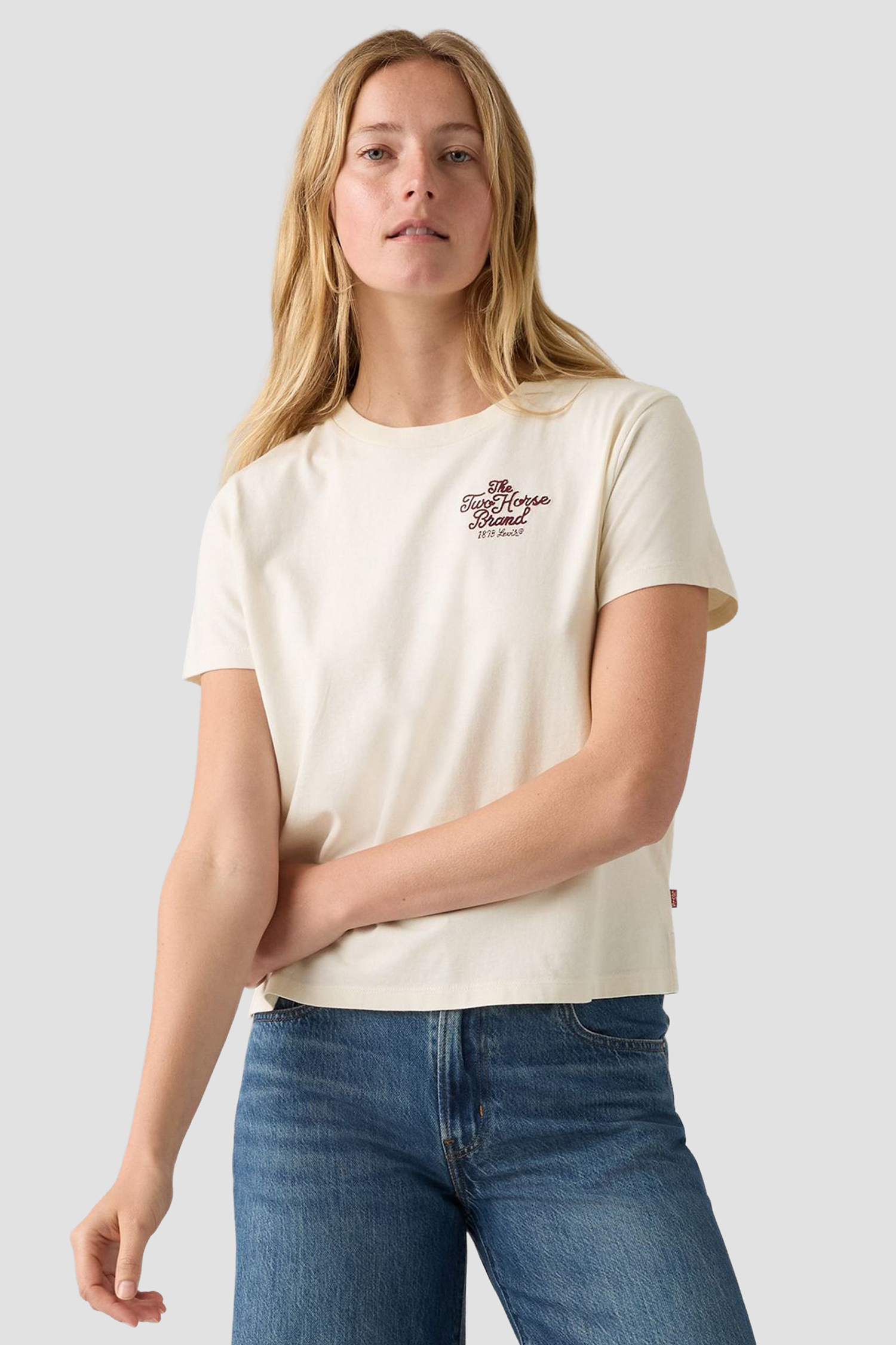 Женская белая футболка 1