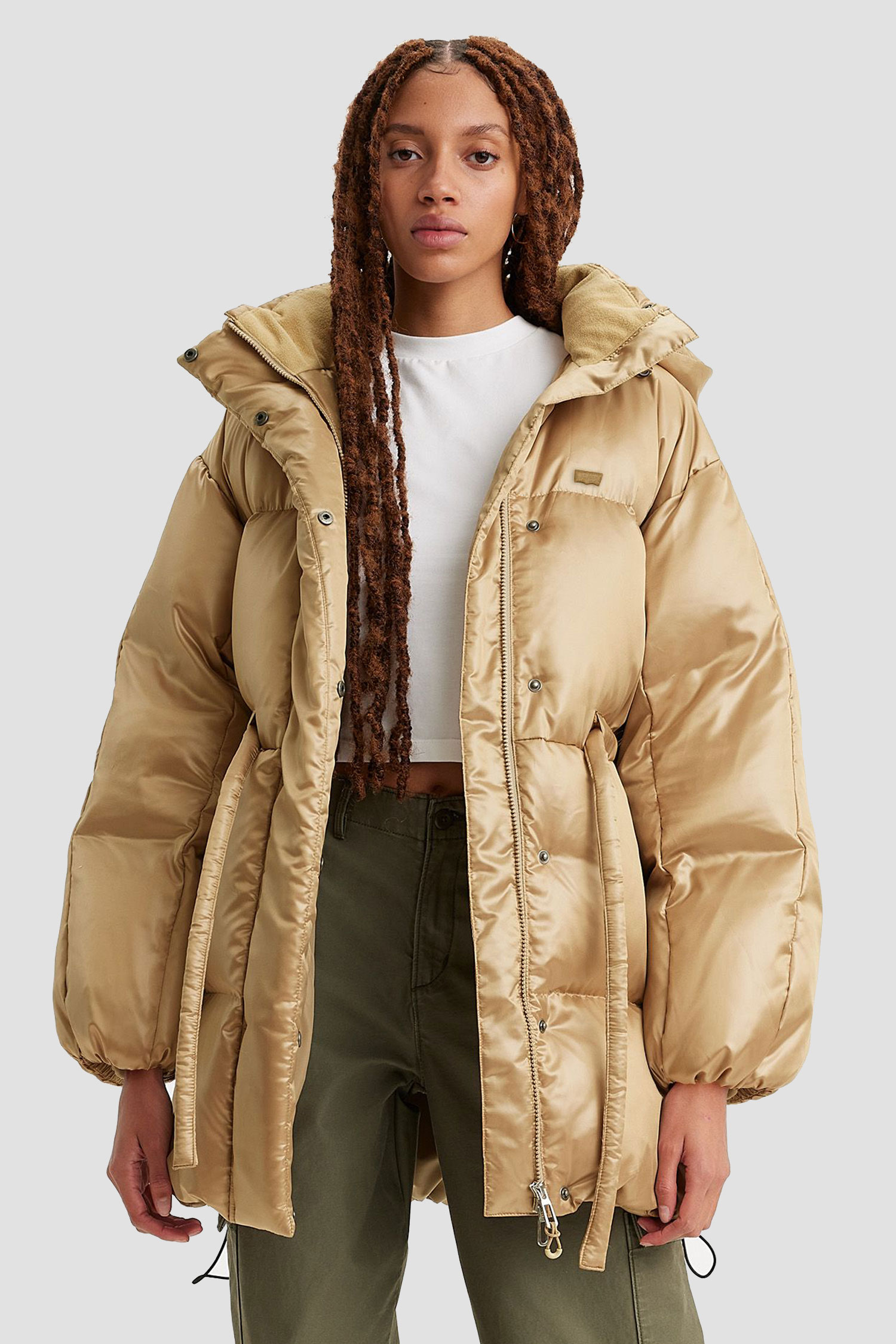 Женский бежевый пуховик 1