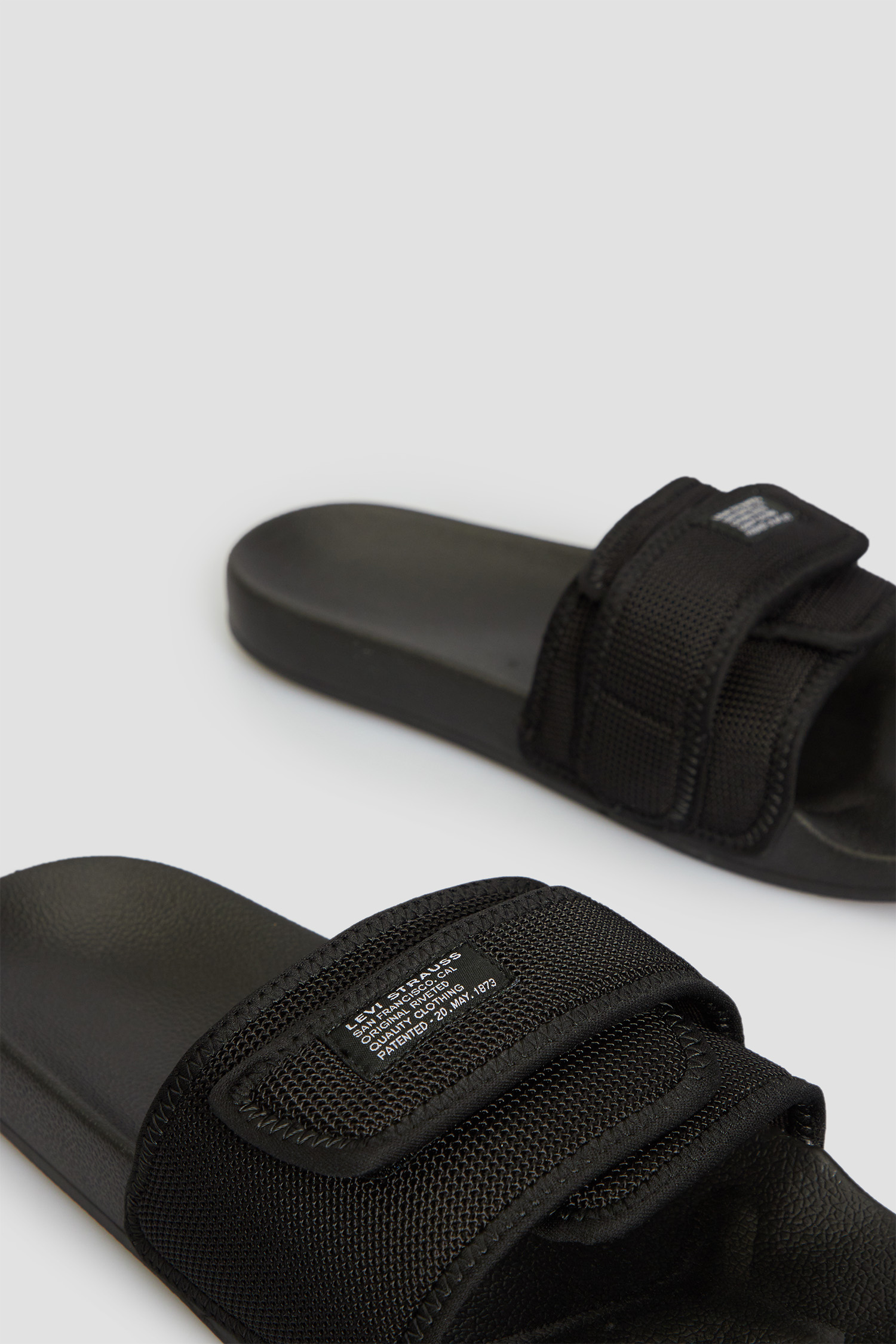 Мужские черные слайдеры 4