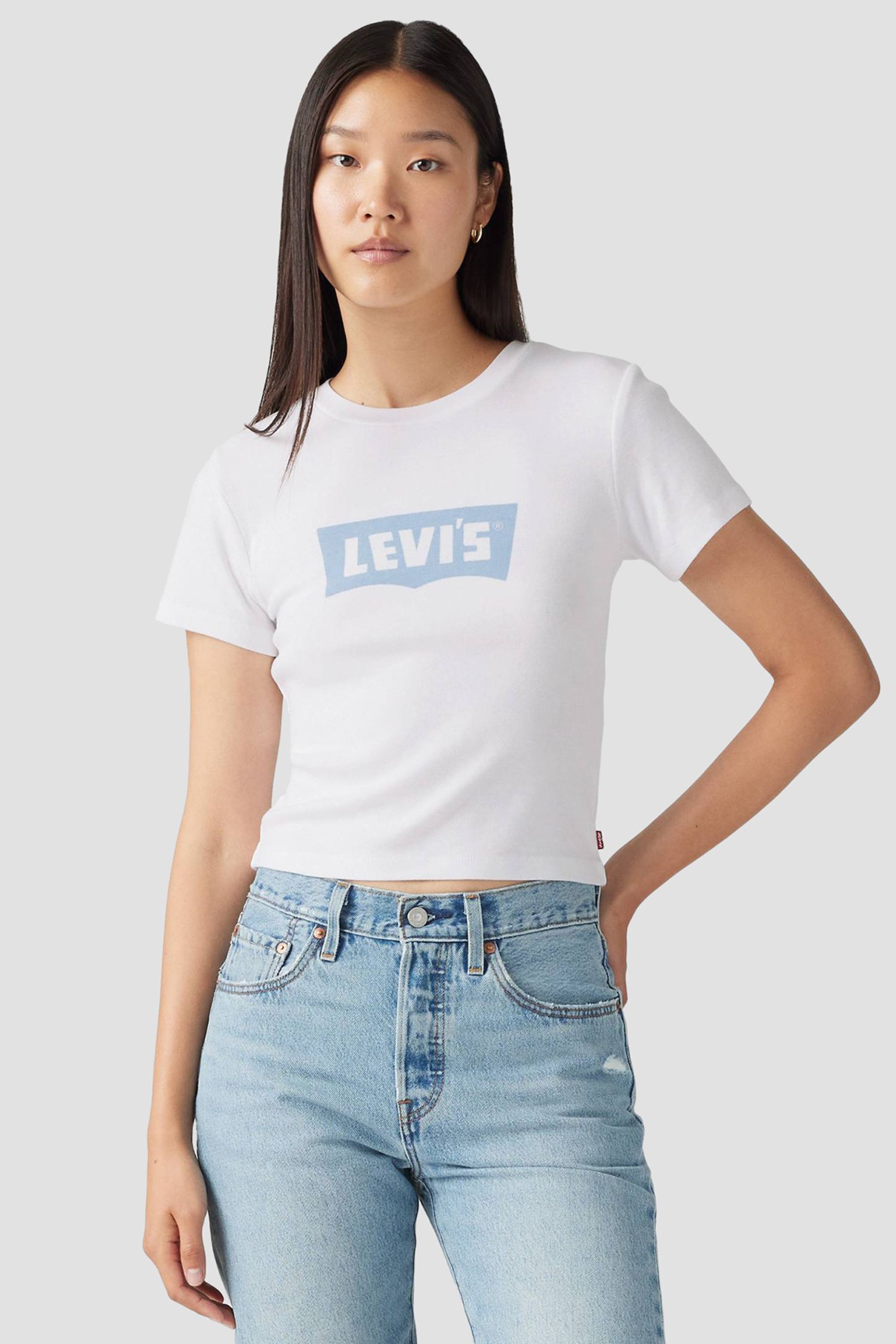 Женская белая футболка 1