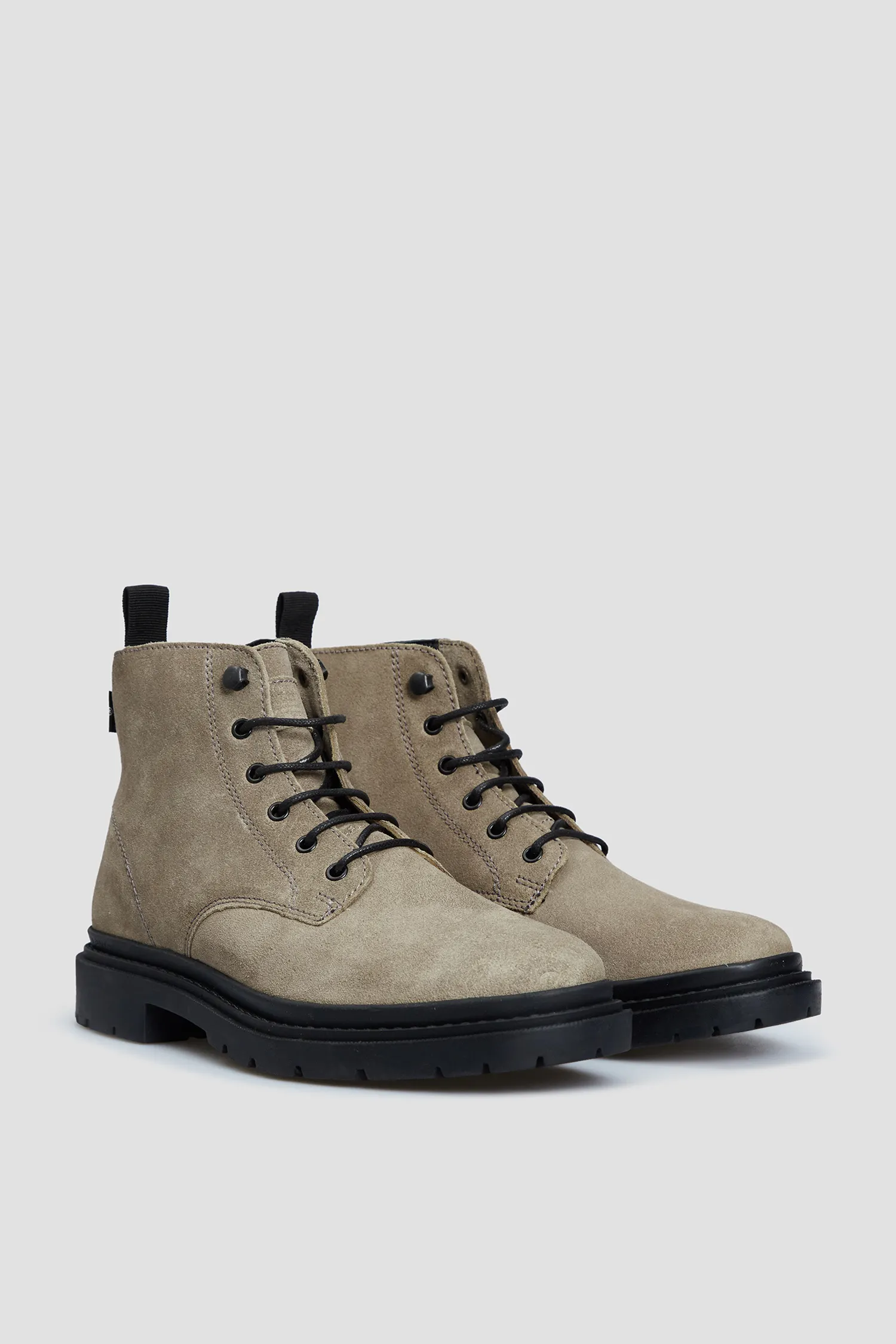 Женские серые замшевые ботинки 2