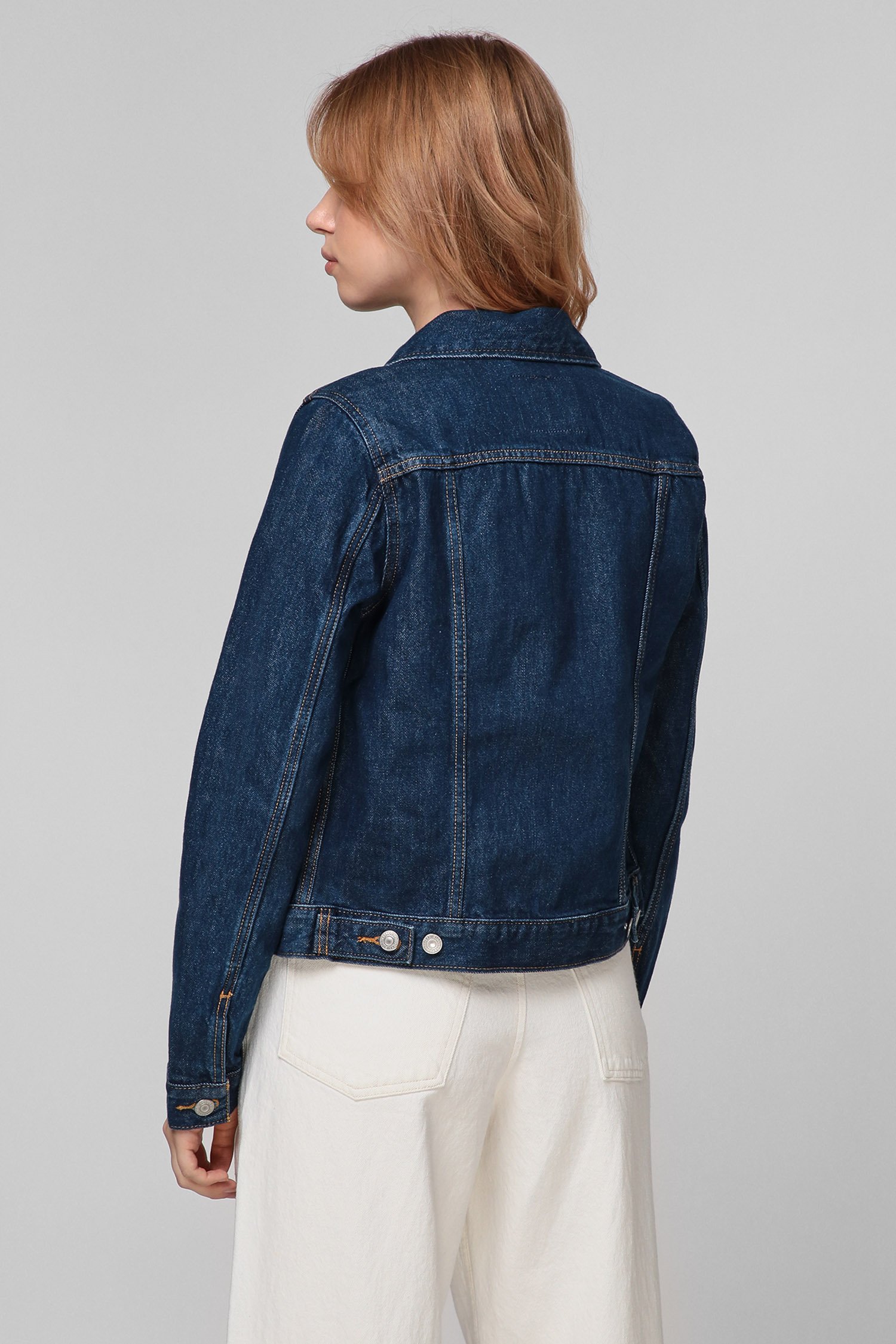 Женская синяя джинсовая куртка 3