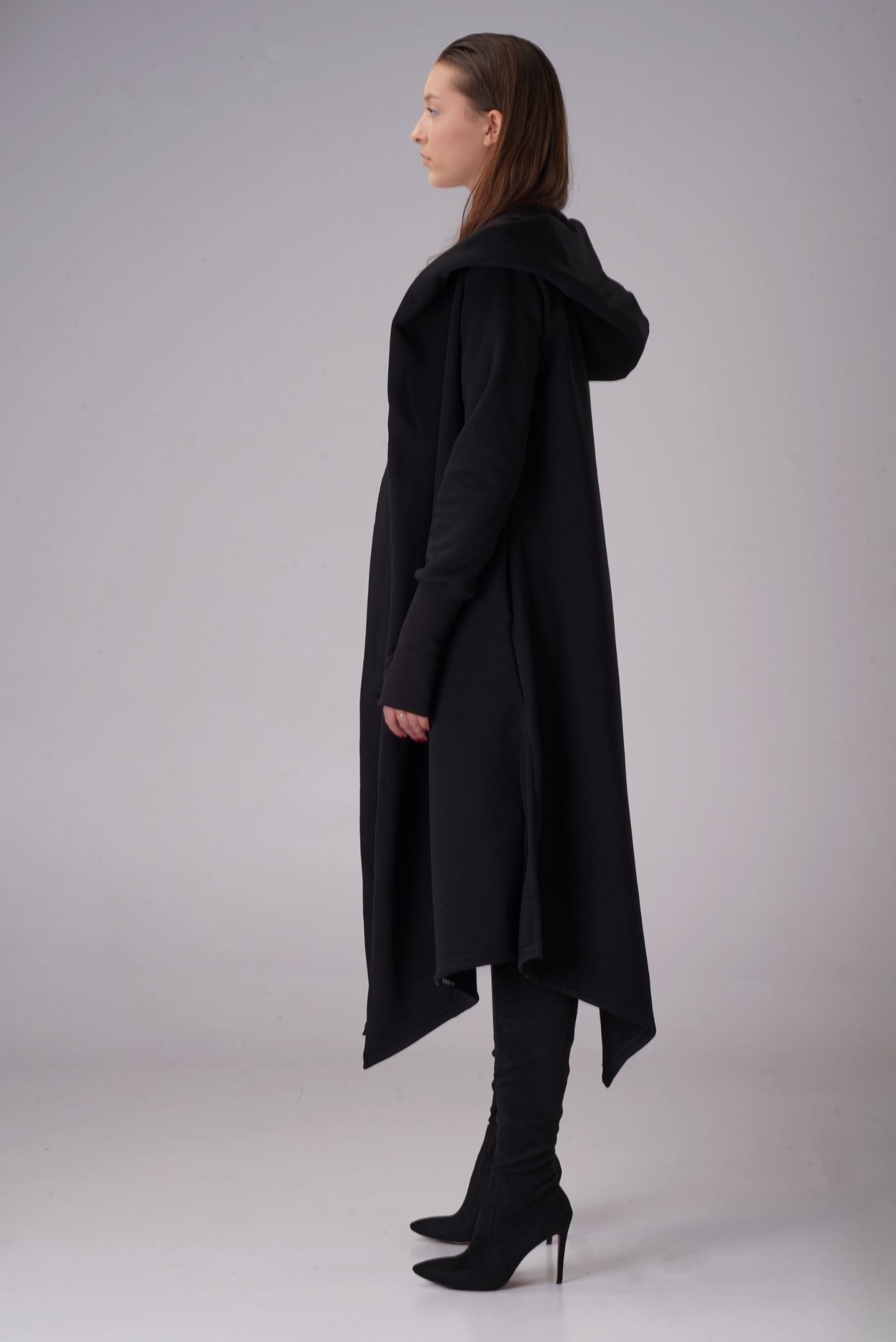 Женская черная утепленная мантия 5