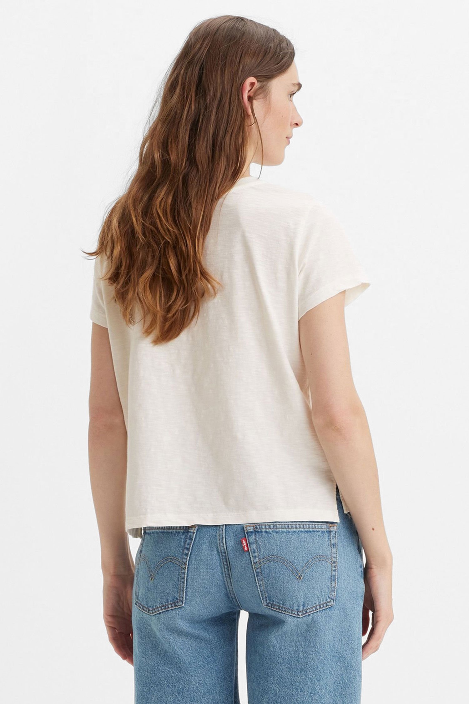 Женская белая футболка 3