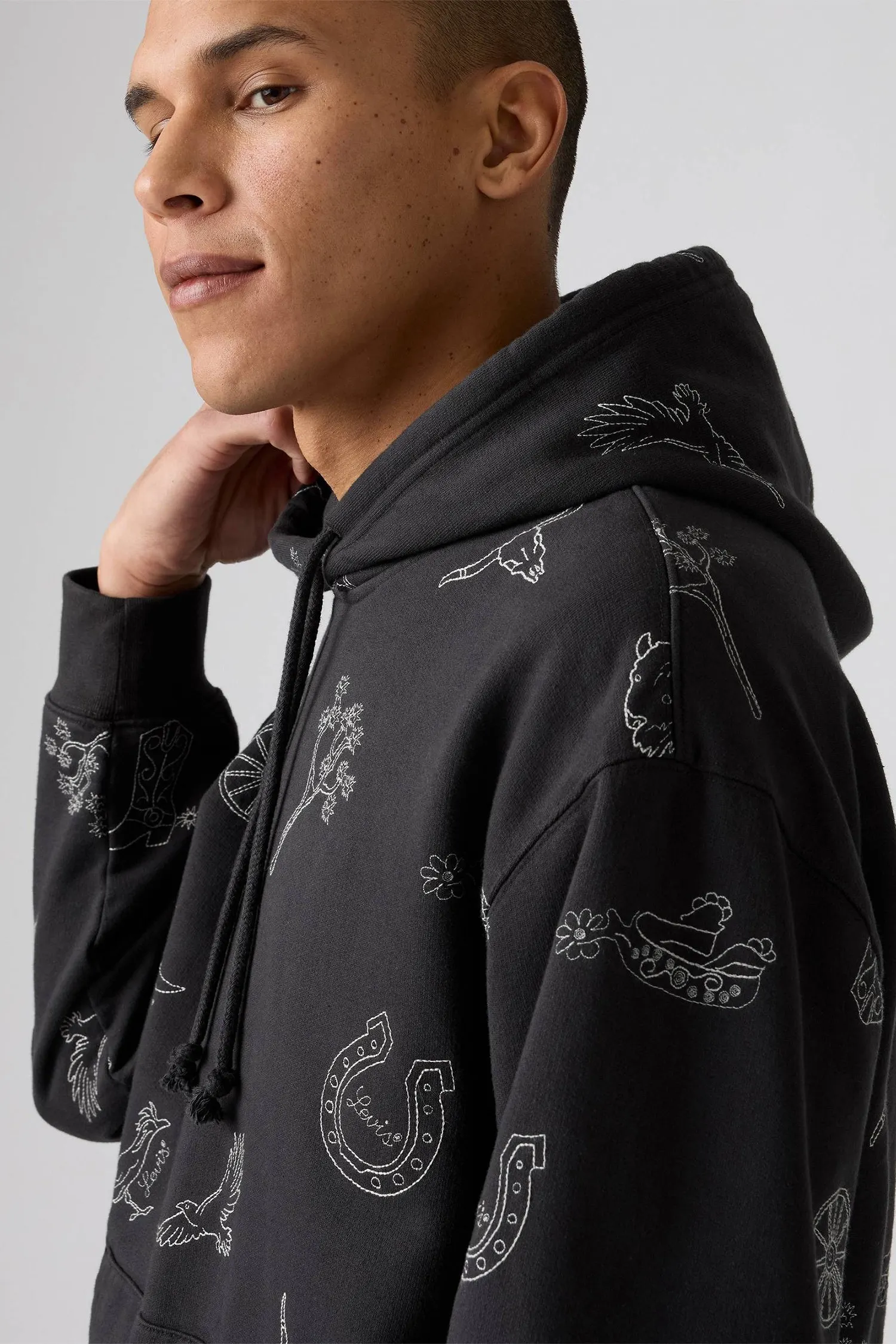 Мужское черное худи с узором 5