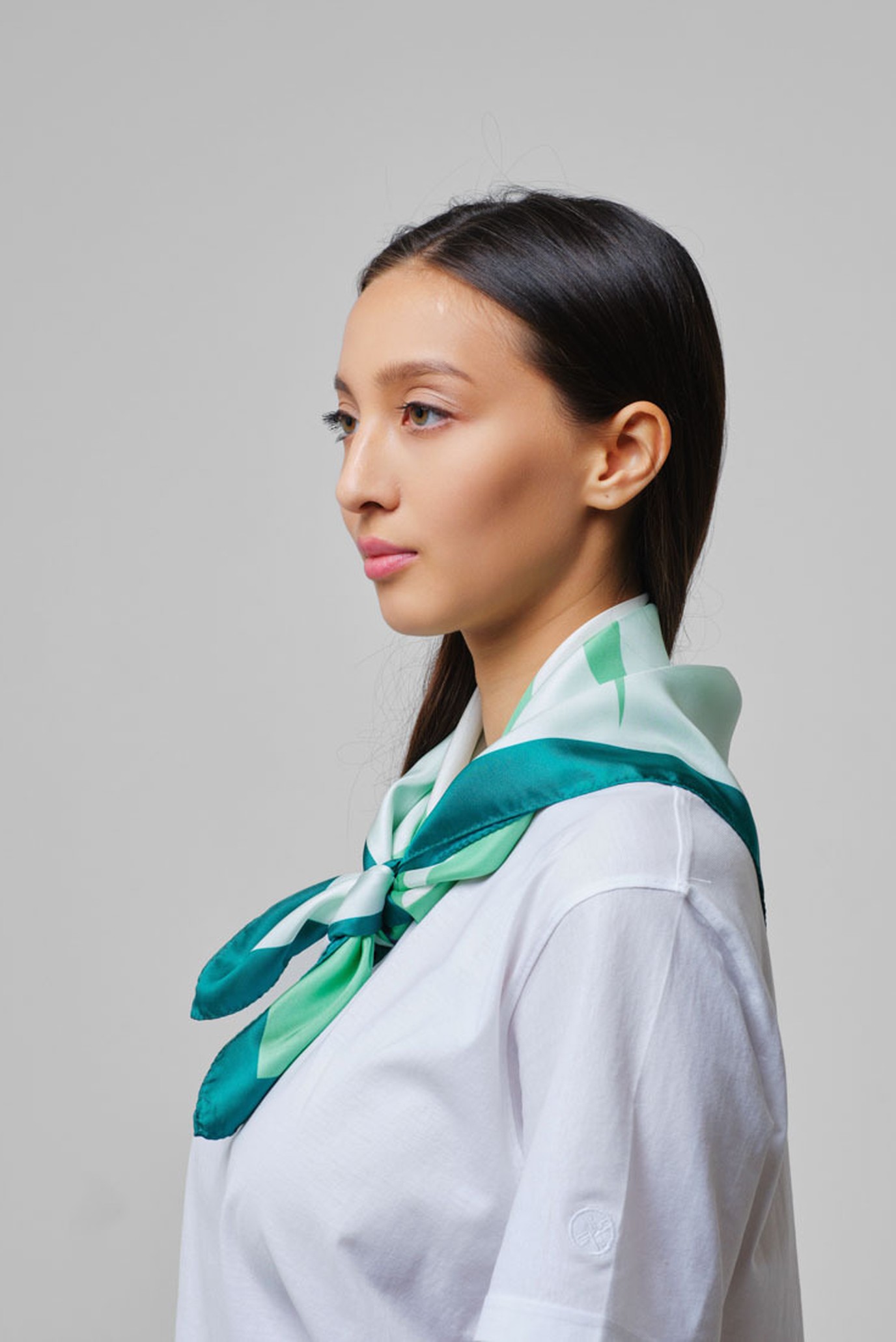 Женский зеленый платок 70х70 4