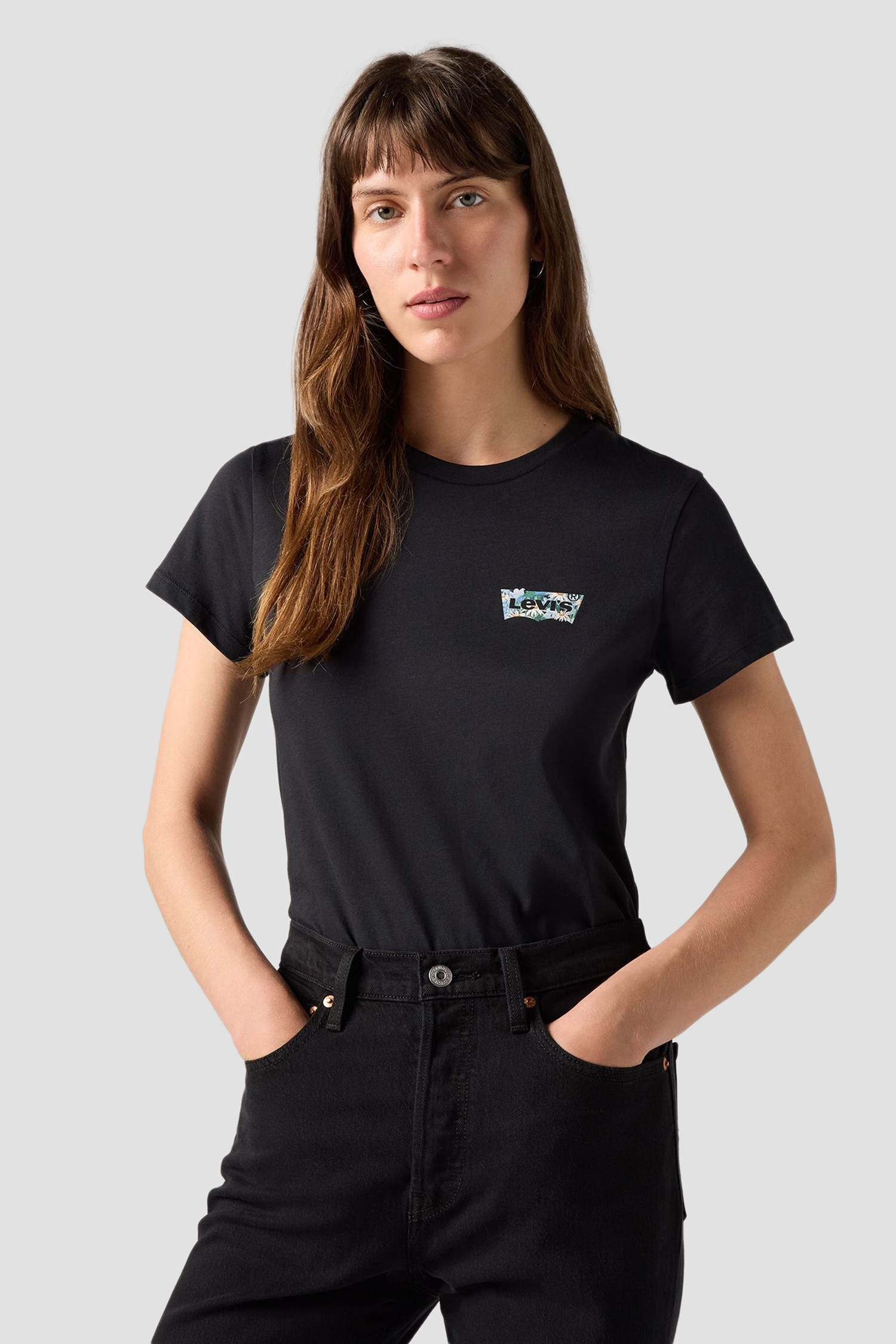 Женская черная футболка 4