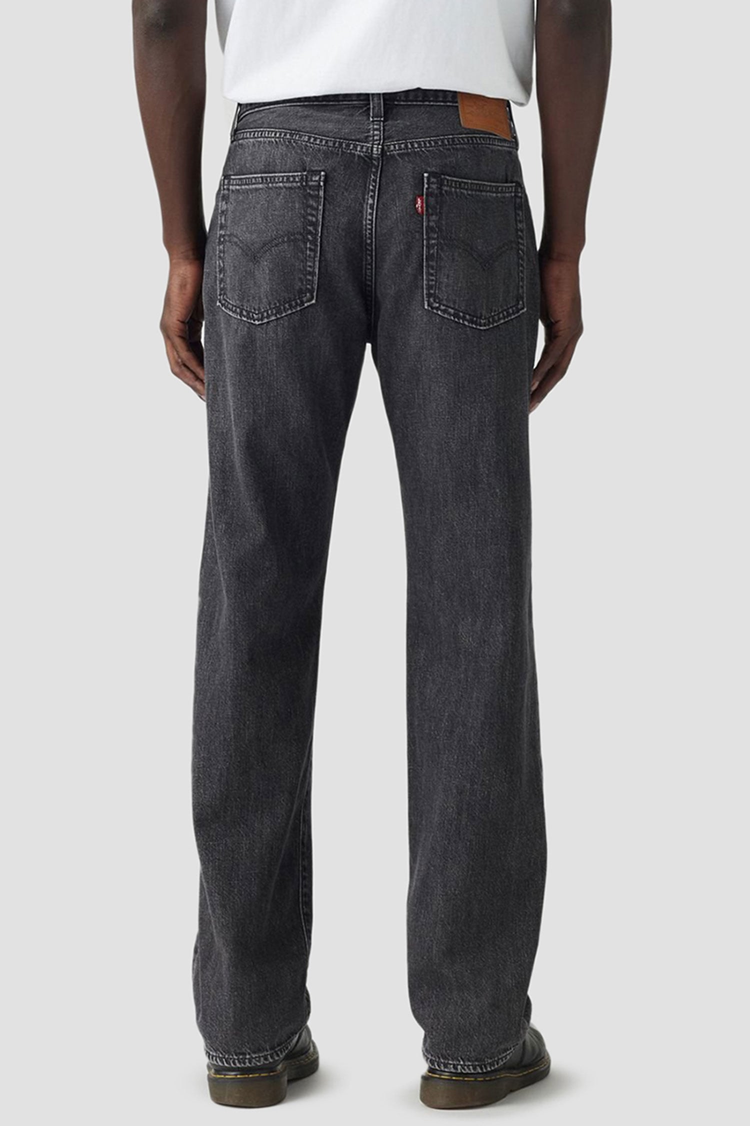 Мужские черные джинсы 555™ Relaxed Straight 3