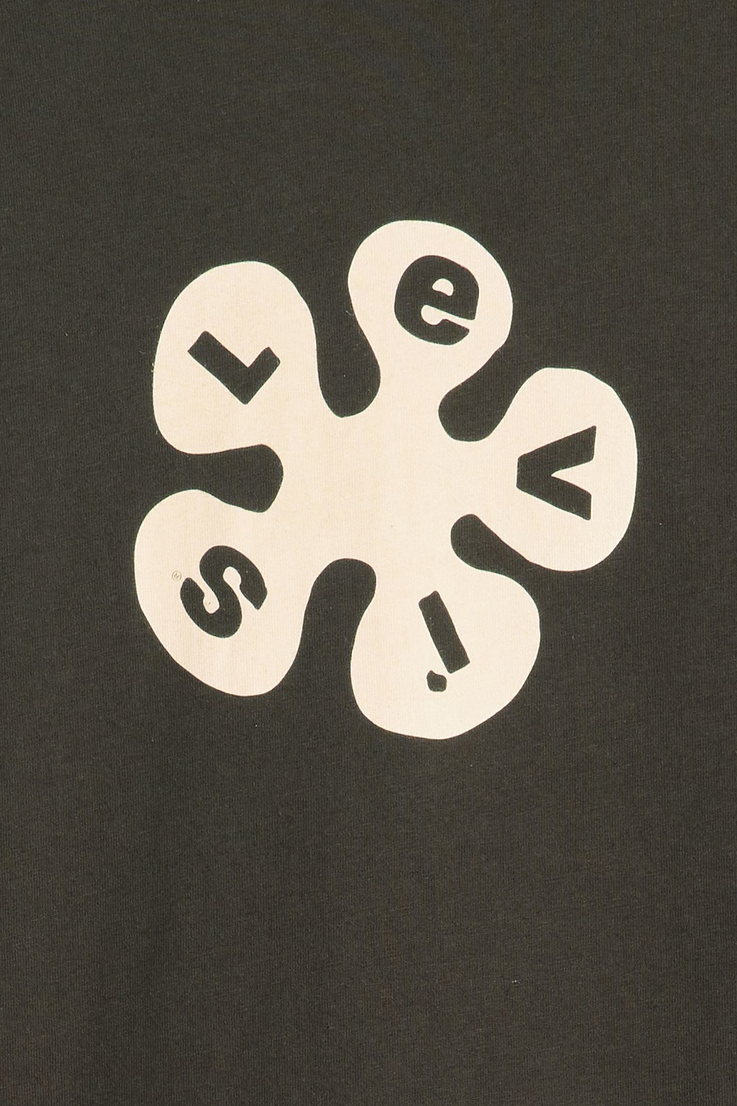 Женская черная футболка 6