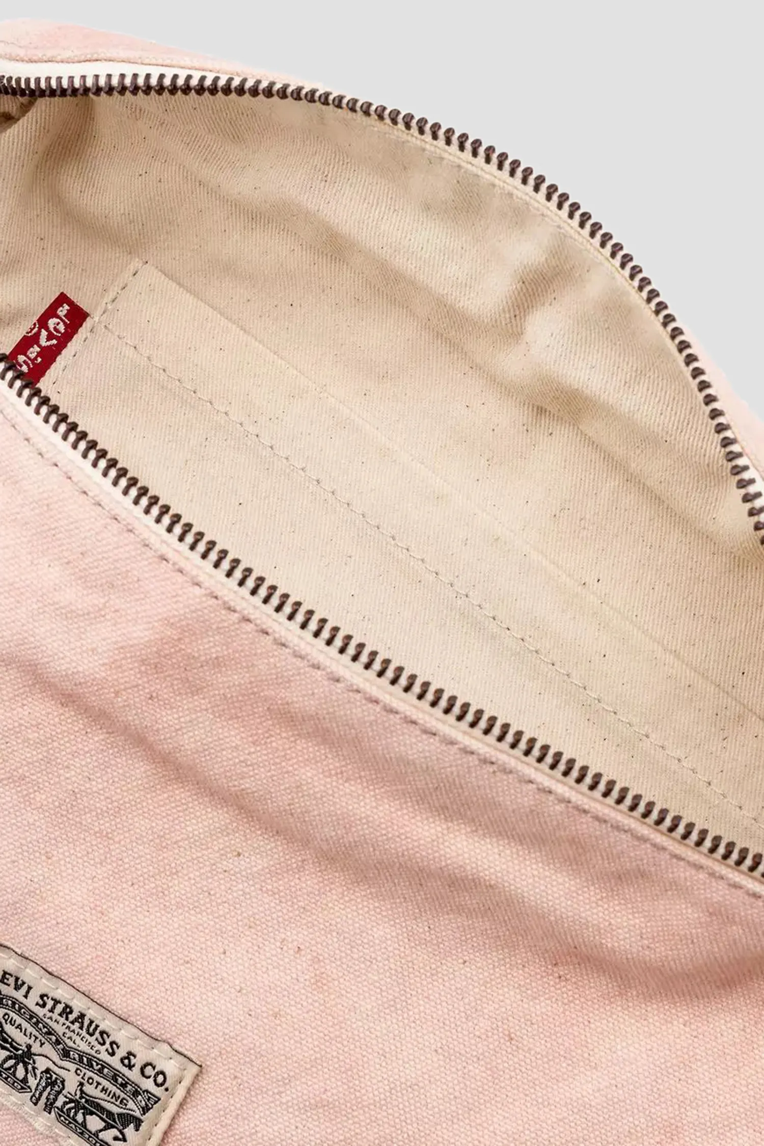 Женская розовая поясная сумка 3