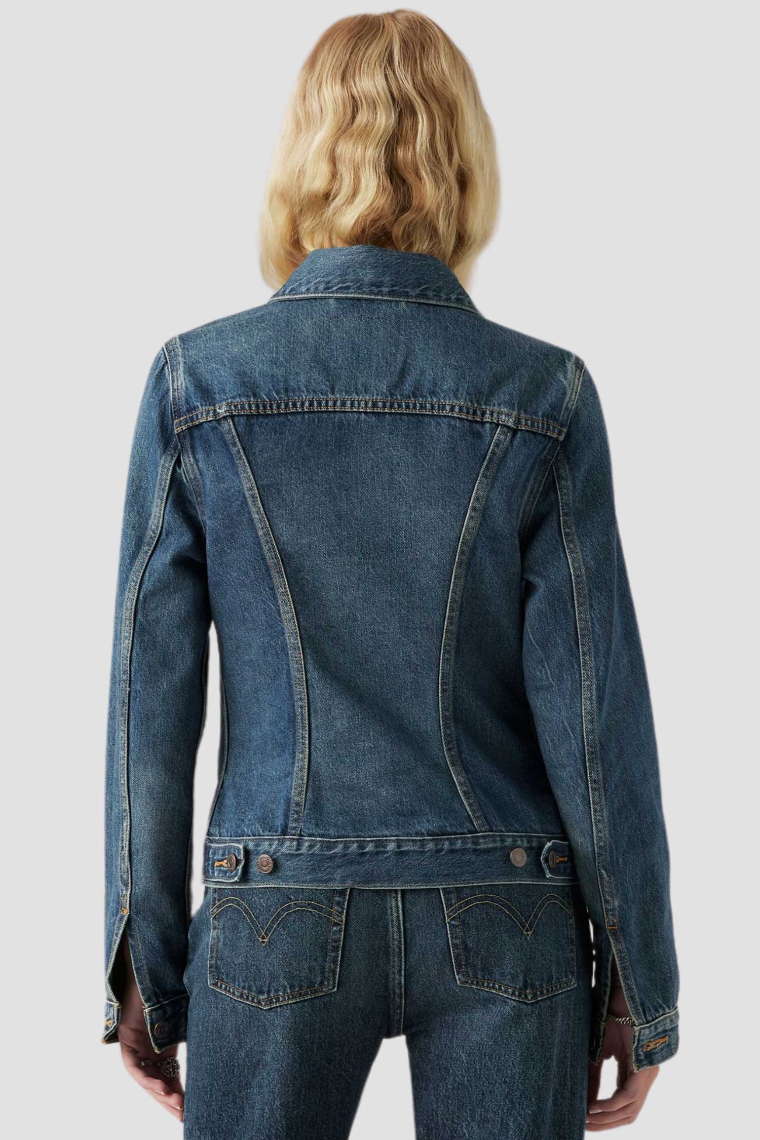 Женская синяя джинсовая куртка 3
