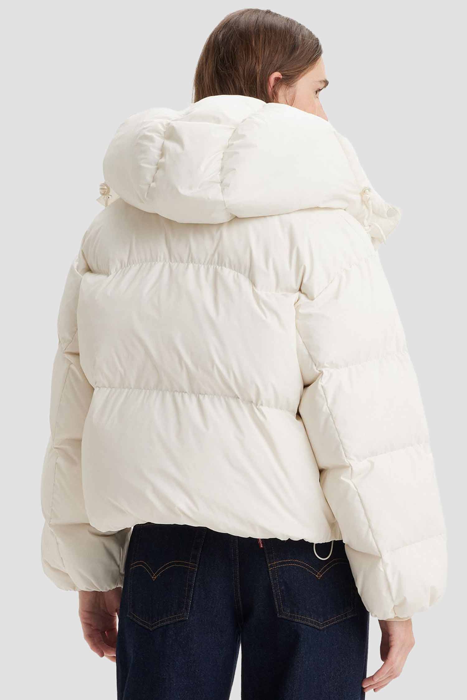 Женская белая куртка 2