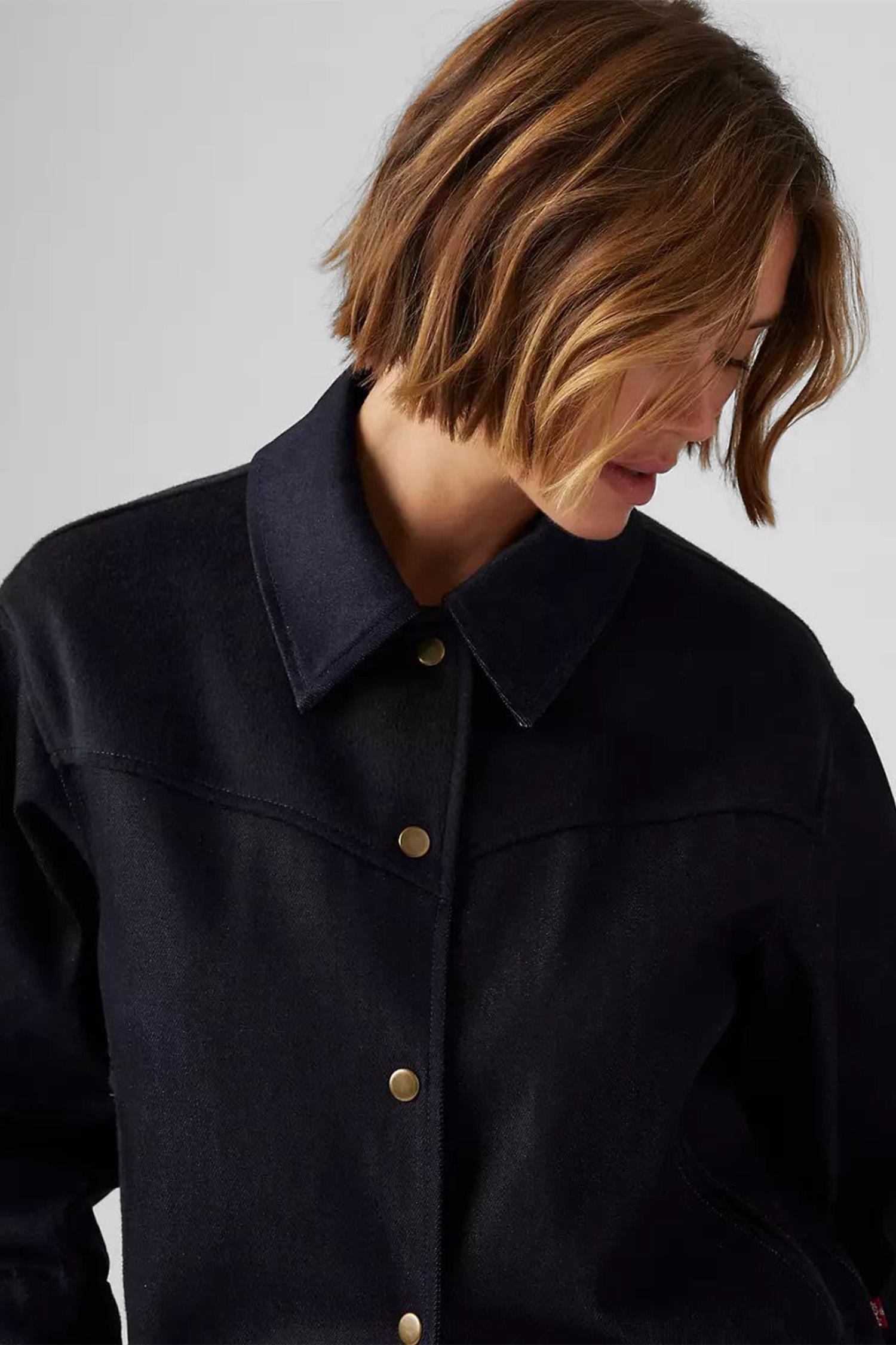 Женская черная джинсовая куртка 5