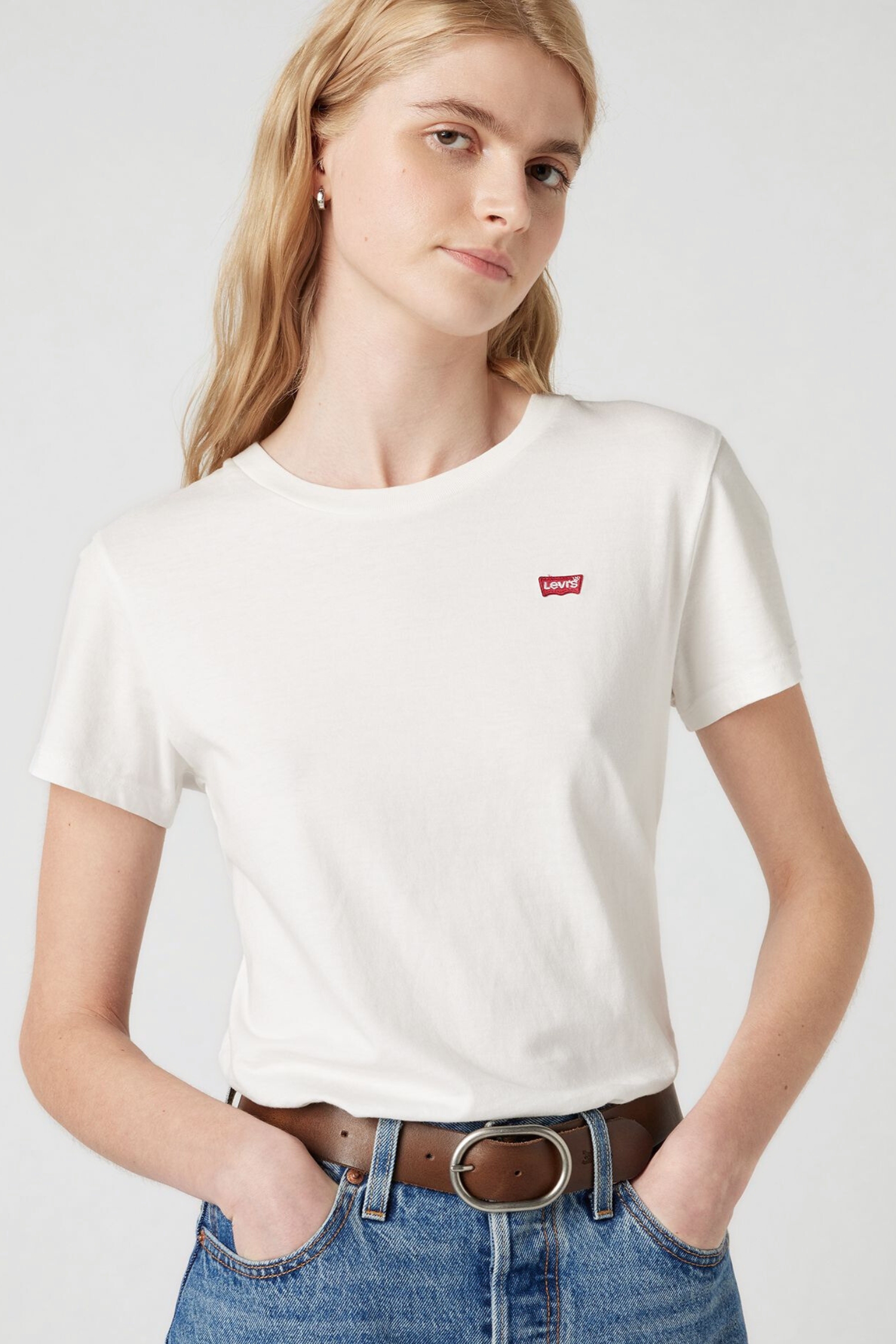 Женская белая футболка 4