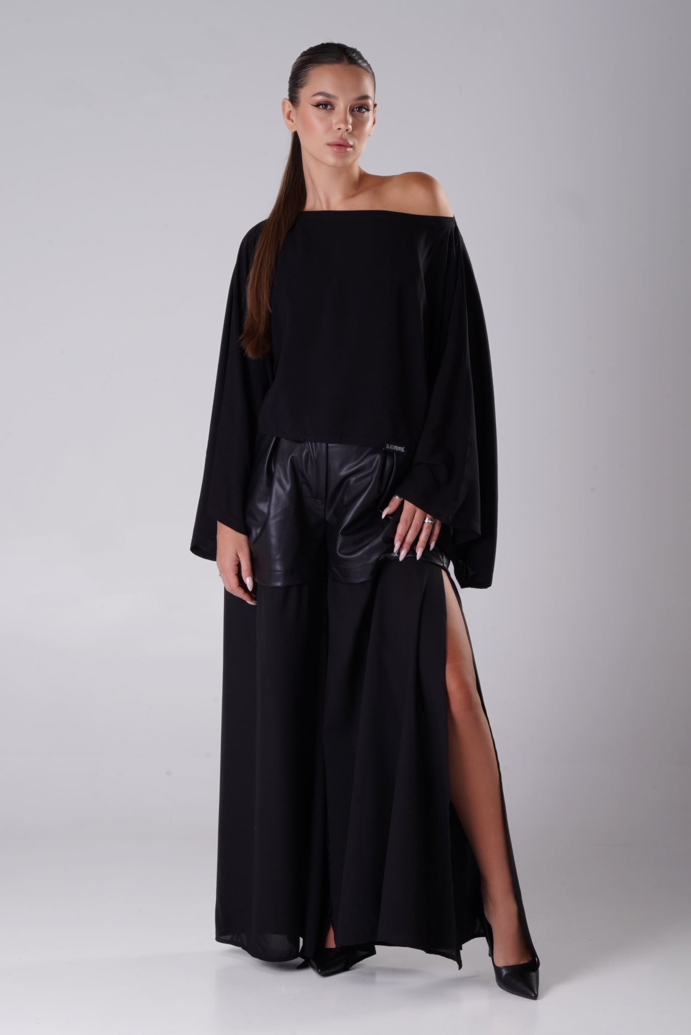 Женская черная блузка 3