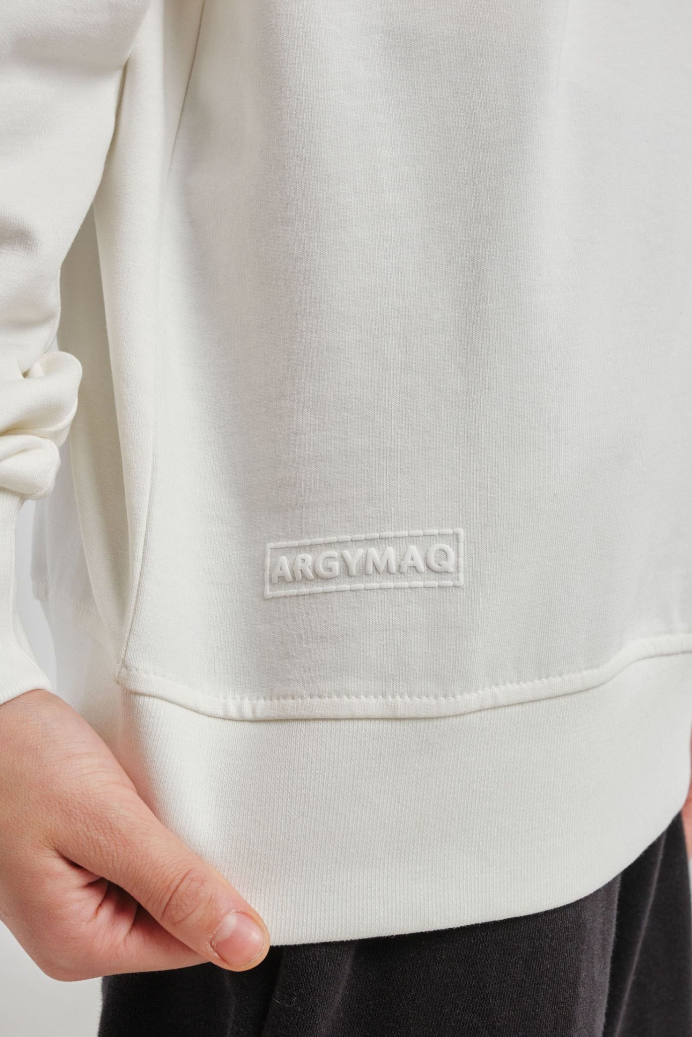 Детский белый свитшот 8