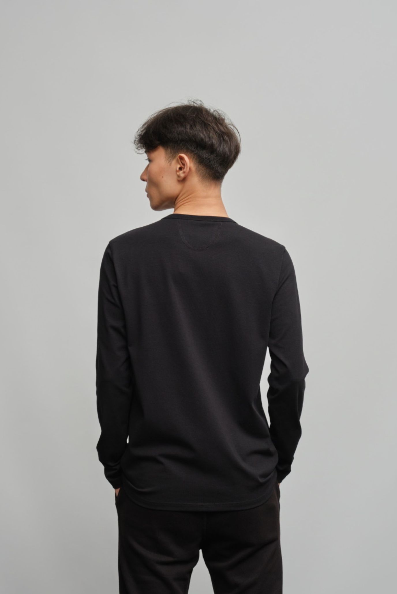 Черный лонгслив SHANYRAQ (Унисекс) 3