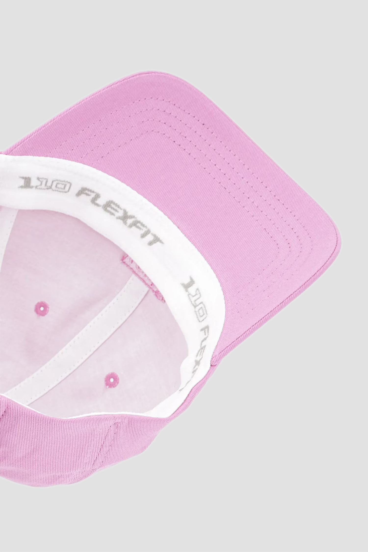 Женская розовая кепка 4