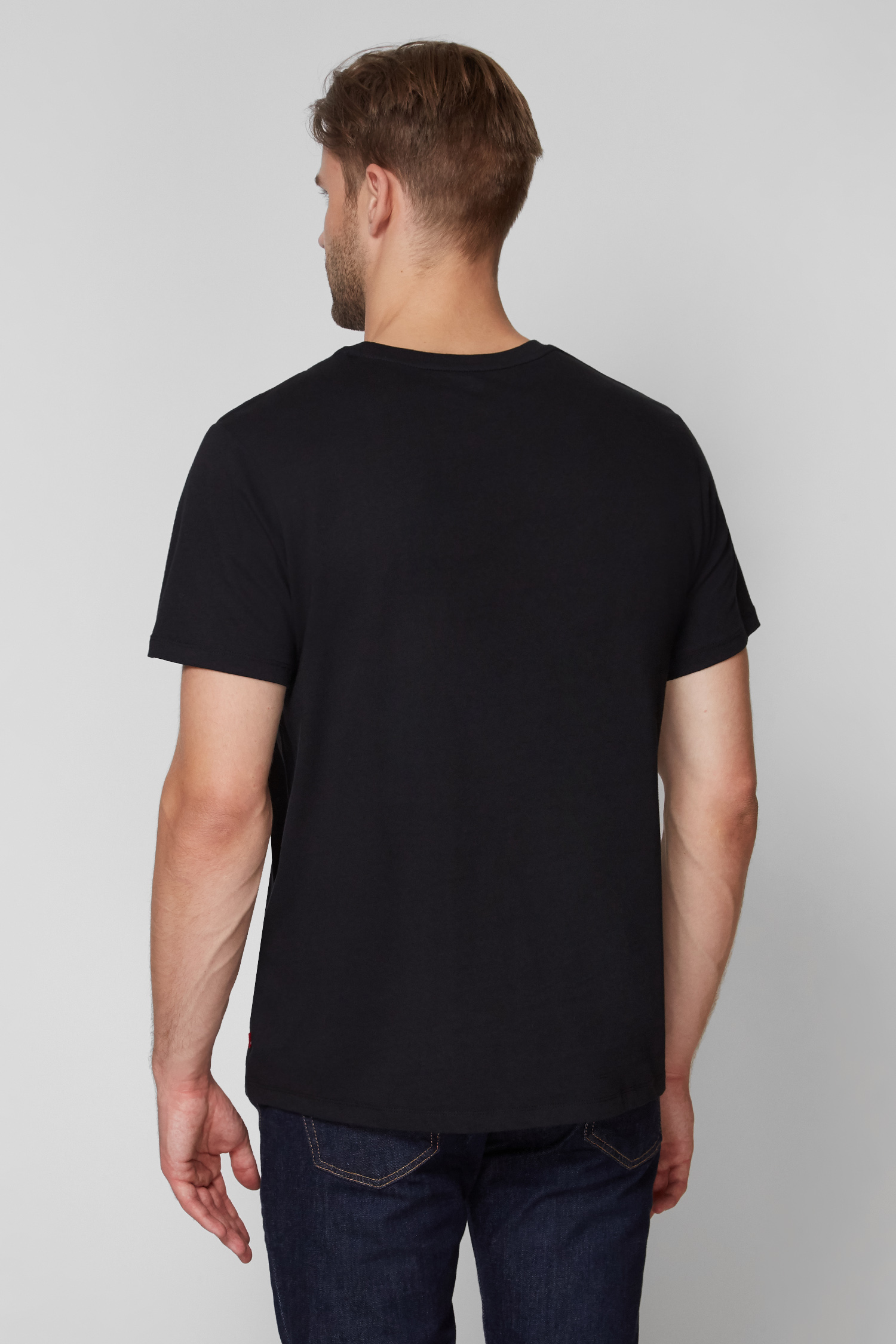 Мужская черная футболка 3