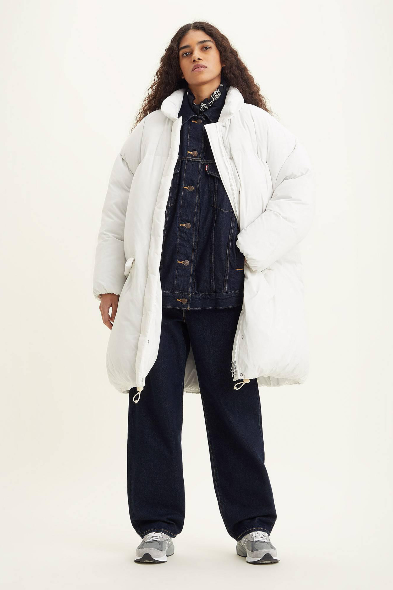 Женский белый пуховик 6