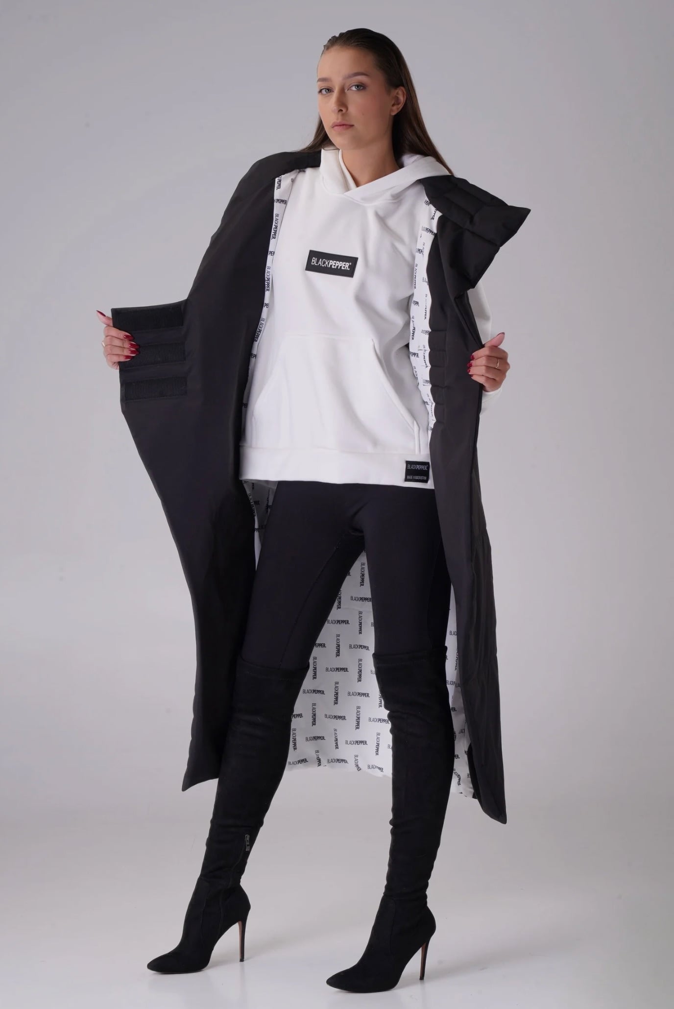 Женская черная жилетка 3