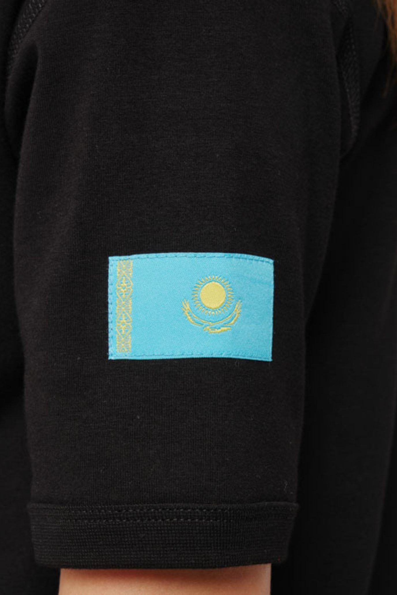 Детская черная футболка оверсайз 4