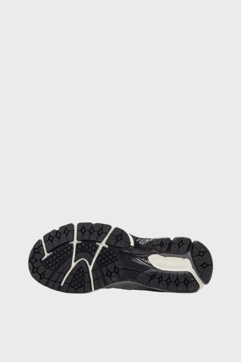 New Balance 860v2 Black Silver 7